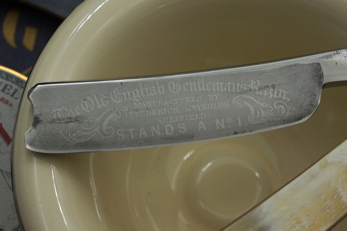 Frederick Reynolds 6/8 Near Wedge Etched Blade with New Horn Scales - Fully Restored Sheffield Straight Razor - Shave Ready