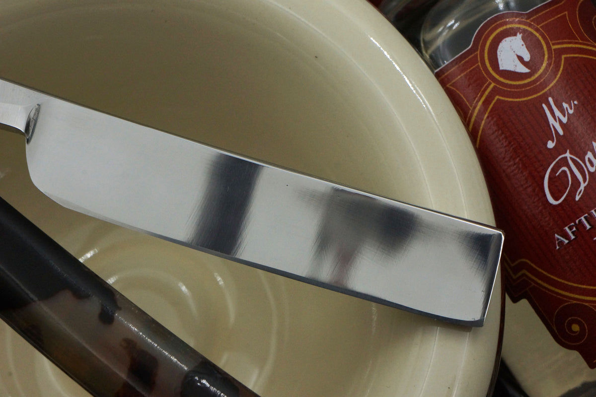 George Wostenholm & Sons - 5/8 Etched Vintage Sheffield Straight Razor - Shave Ready