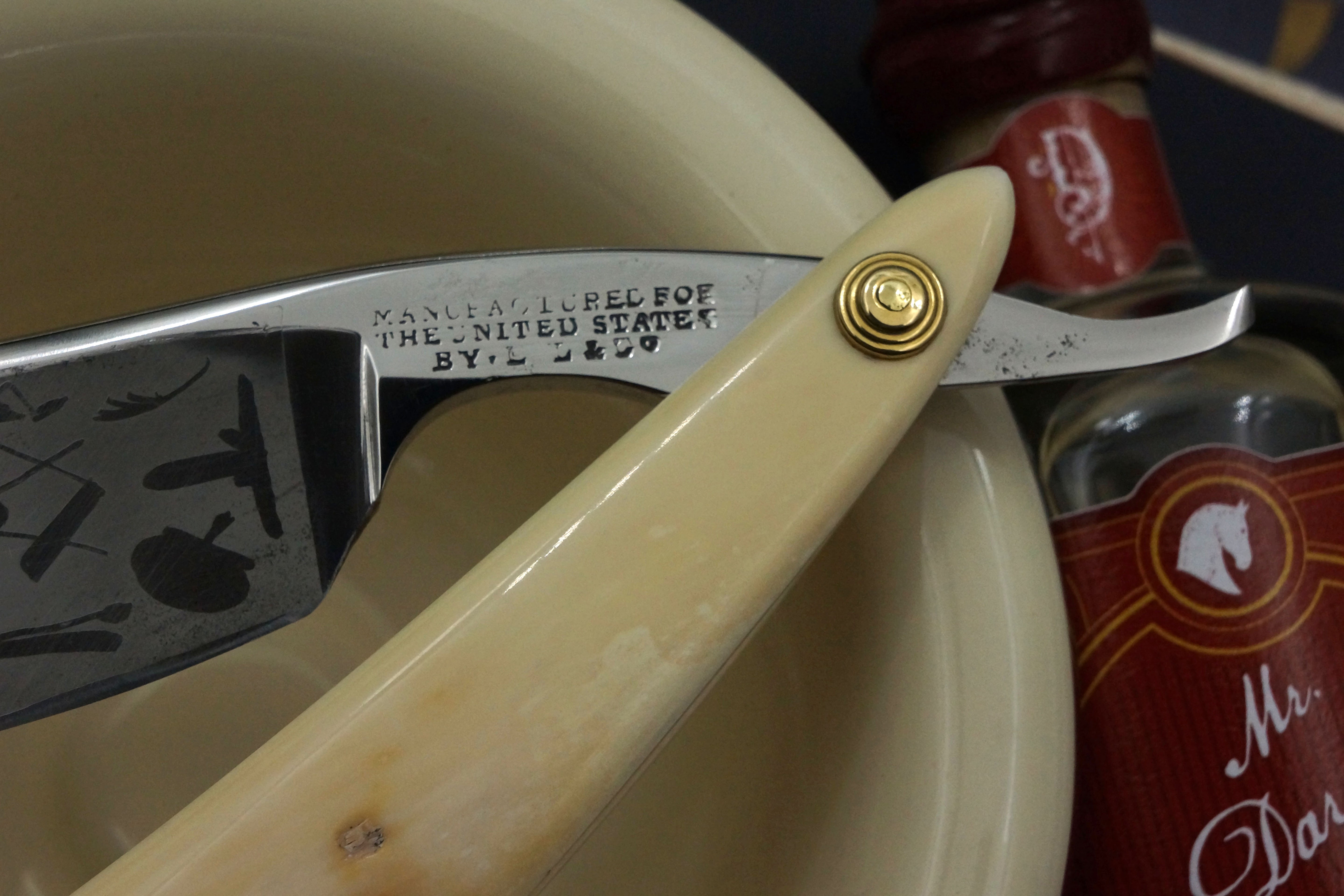 Edward Leon Rare & Large 9/8 Etched Blade with Mamoth Ivory Scales Sheffield Straight Razor - Shave Ready
