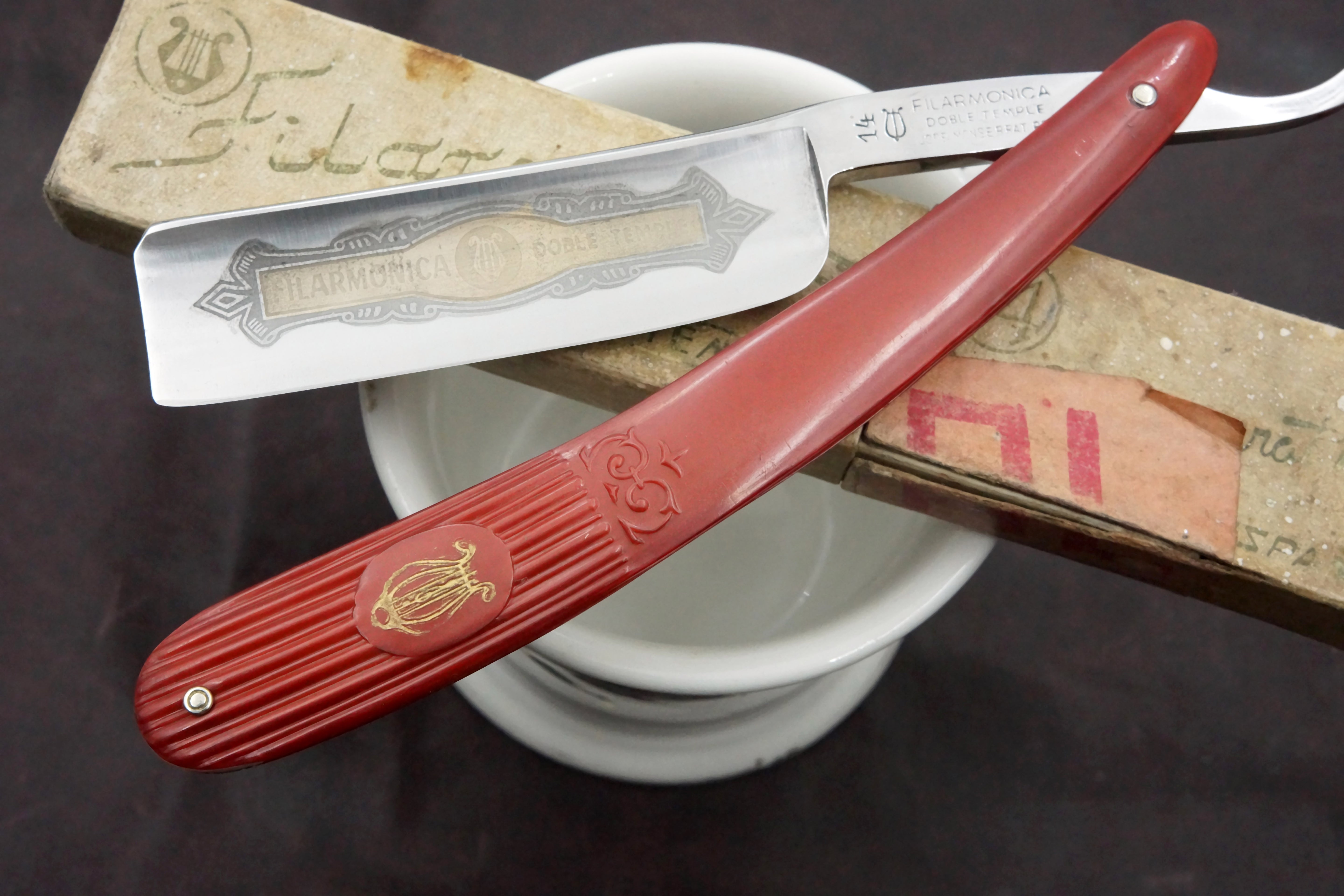 Filarmonica JMP Doble Temple No. 14 15/16" Full Hollow Blade - Excellent Vintage Spanish Straight Razor - Shave Ready