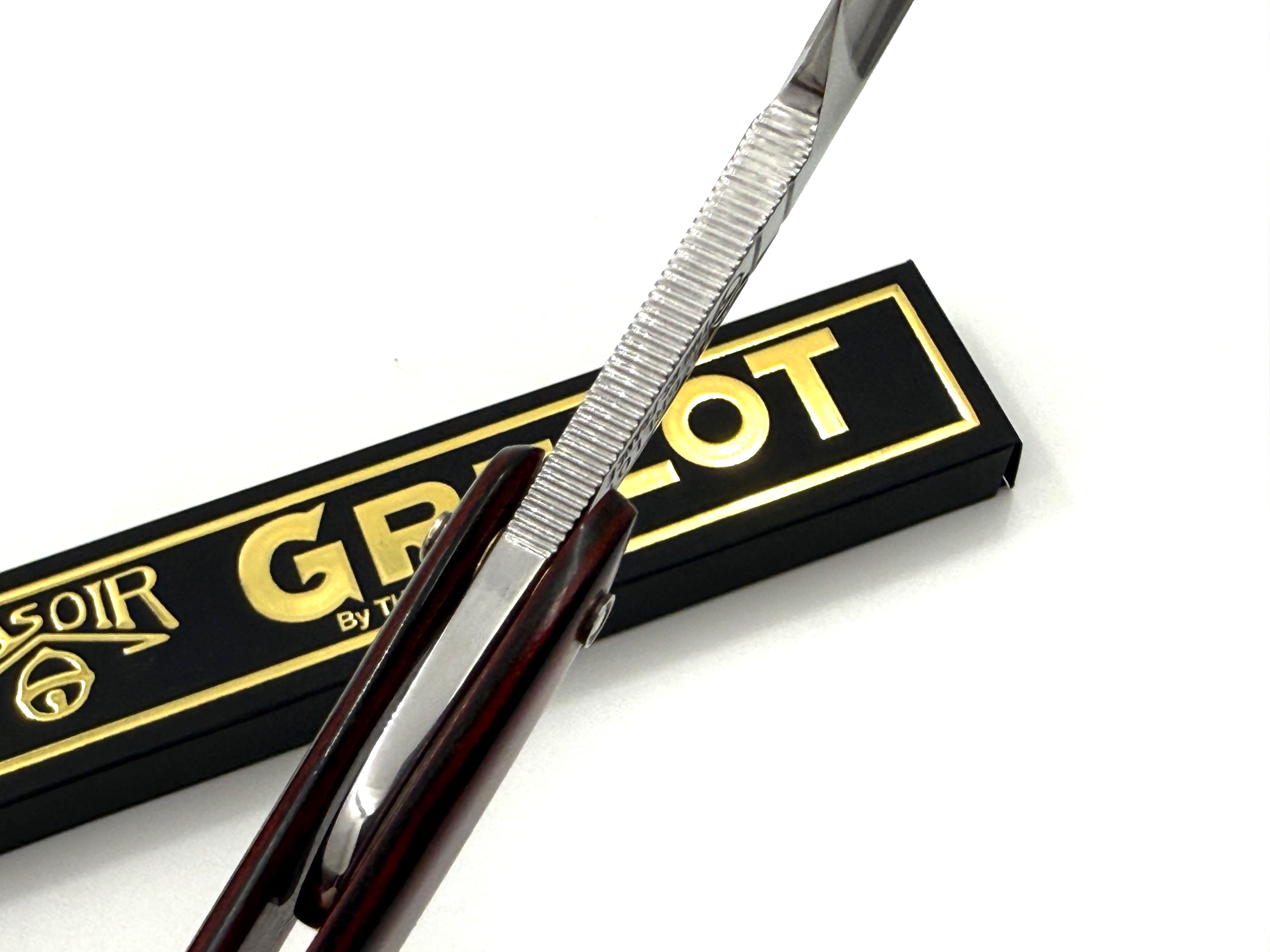 Le Grelot "Medaille d'or Paris 1931" by Thiers Issard 6/8 with Stamina Wood Scales - Full Hollow Ground Straight Razor