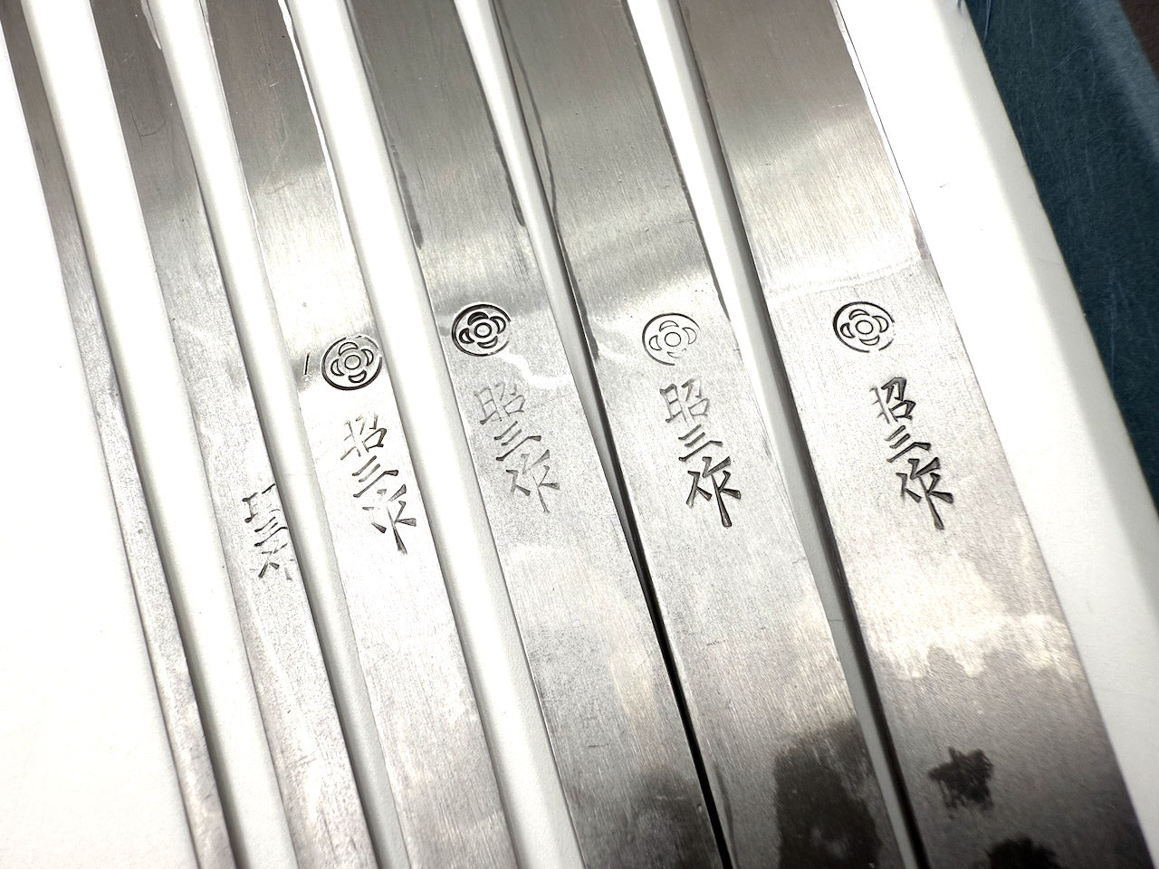 Ikeuchi Hamono Aogami #2 Damascus Kiridashi Japanese Knives, 3mm-18mm Wide