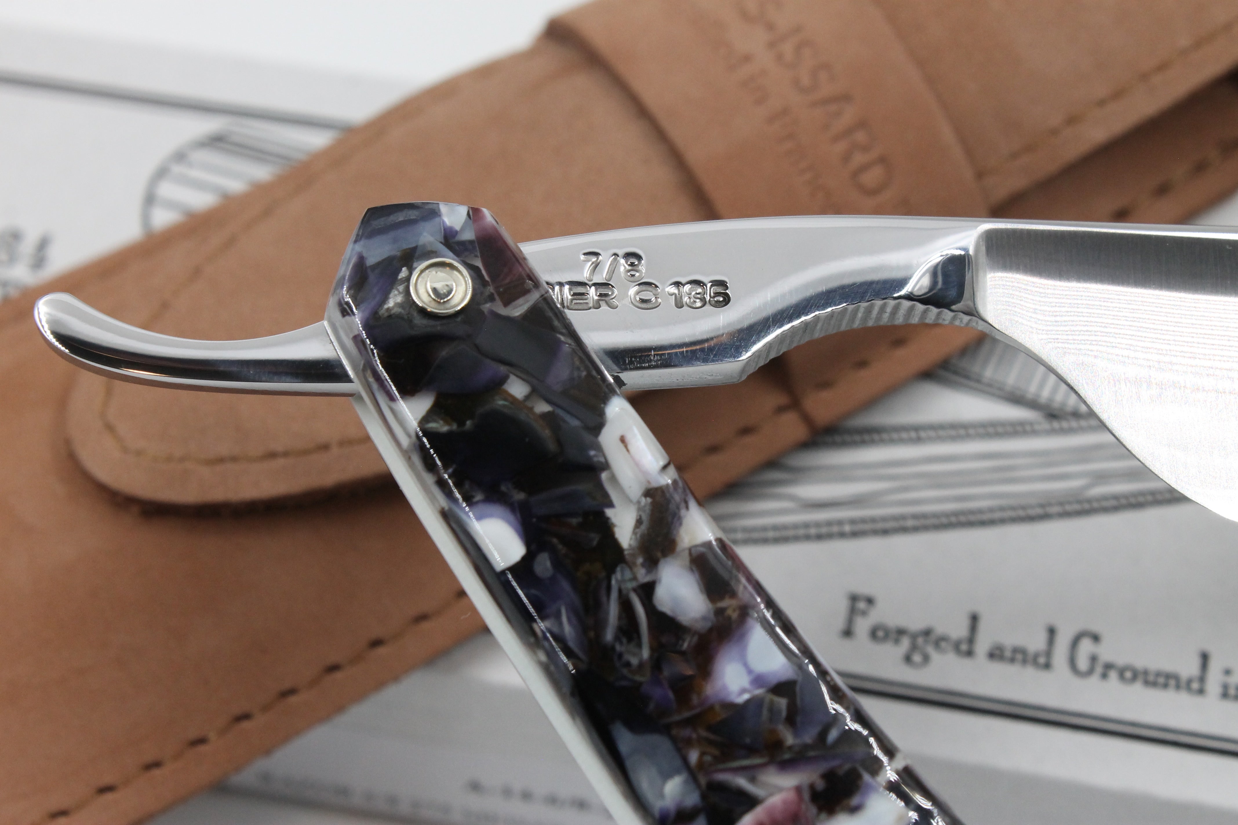 Thiers Issard 7/8 "Medaille Pascal" Gold Etch - Real Mussel Shells Scales - Full Hollow Straight Razor