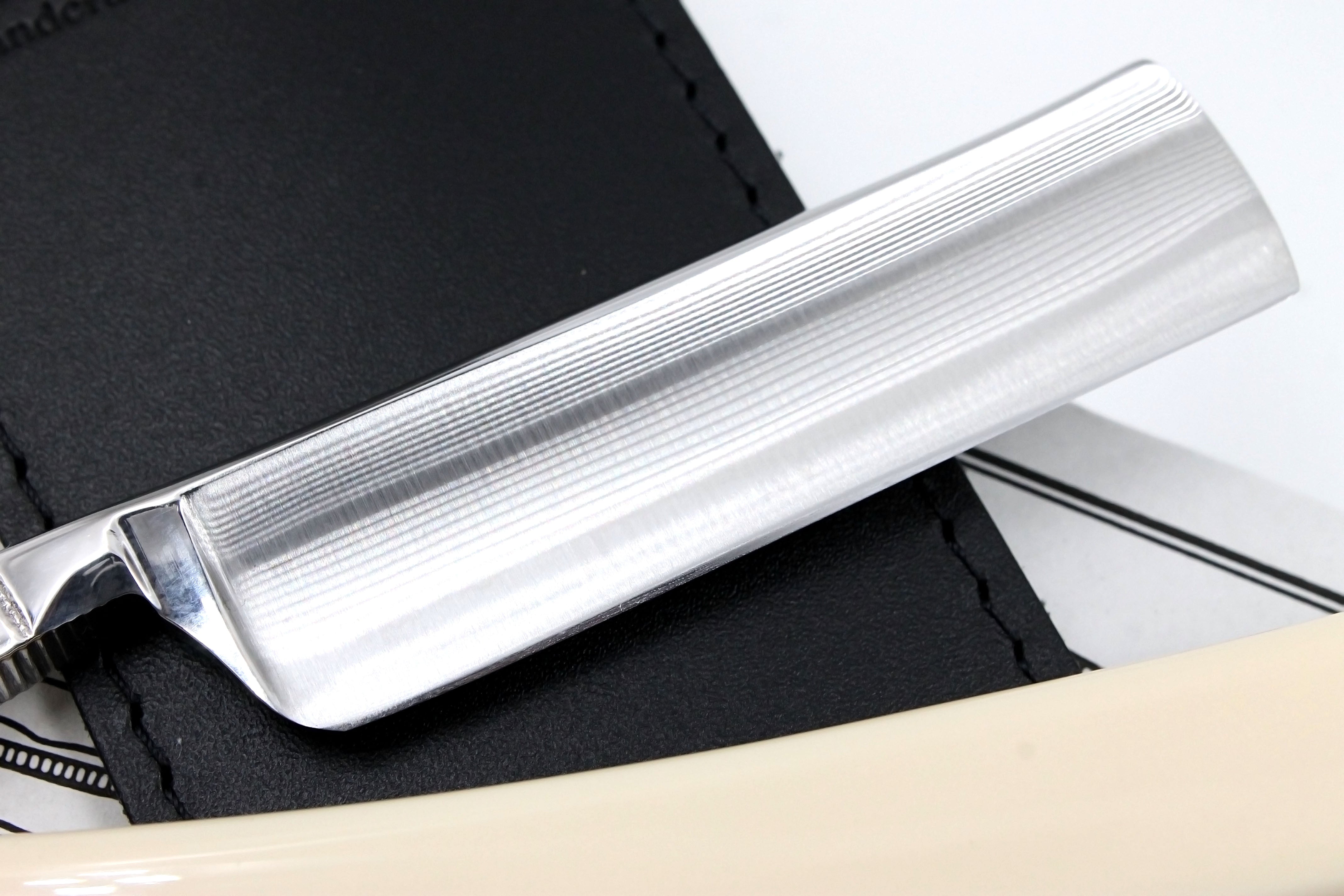 Thiers Issard 5/8 "Spartacus" Etch - Gladiator Scales - Full Hollow Straight Razor