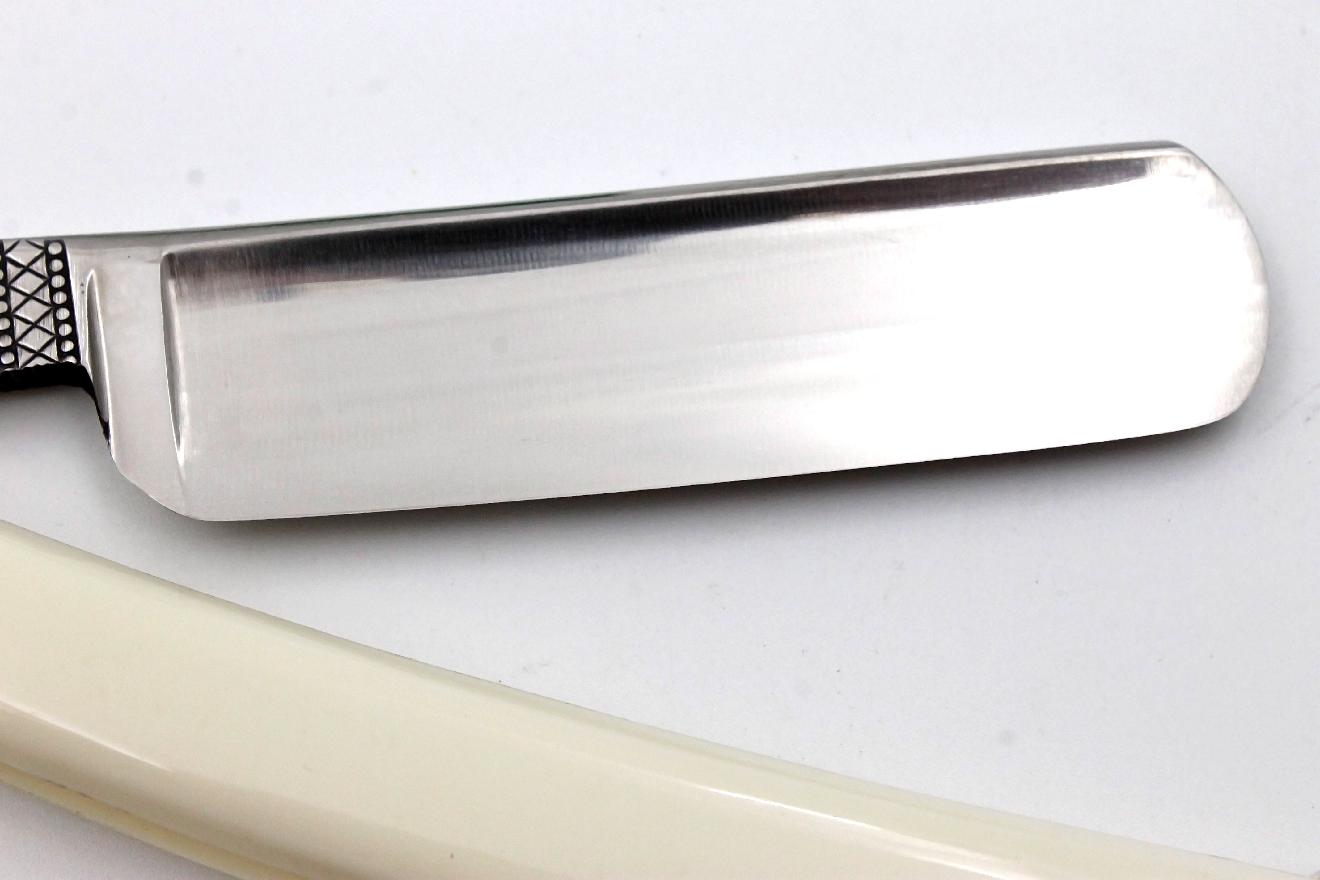 Friedrich Schlemper "Focus Antisettico" `105 - RARE NOS 6/8 Full Hollow Vintage Straight Razor