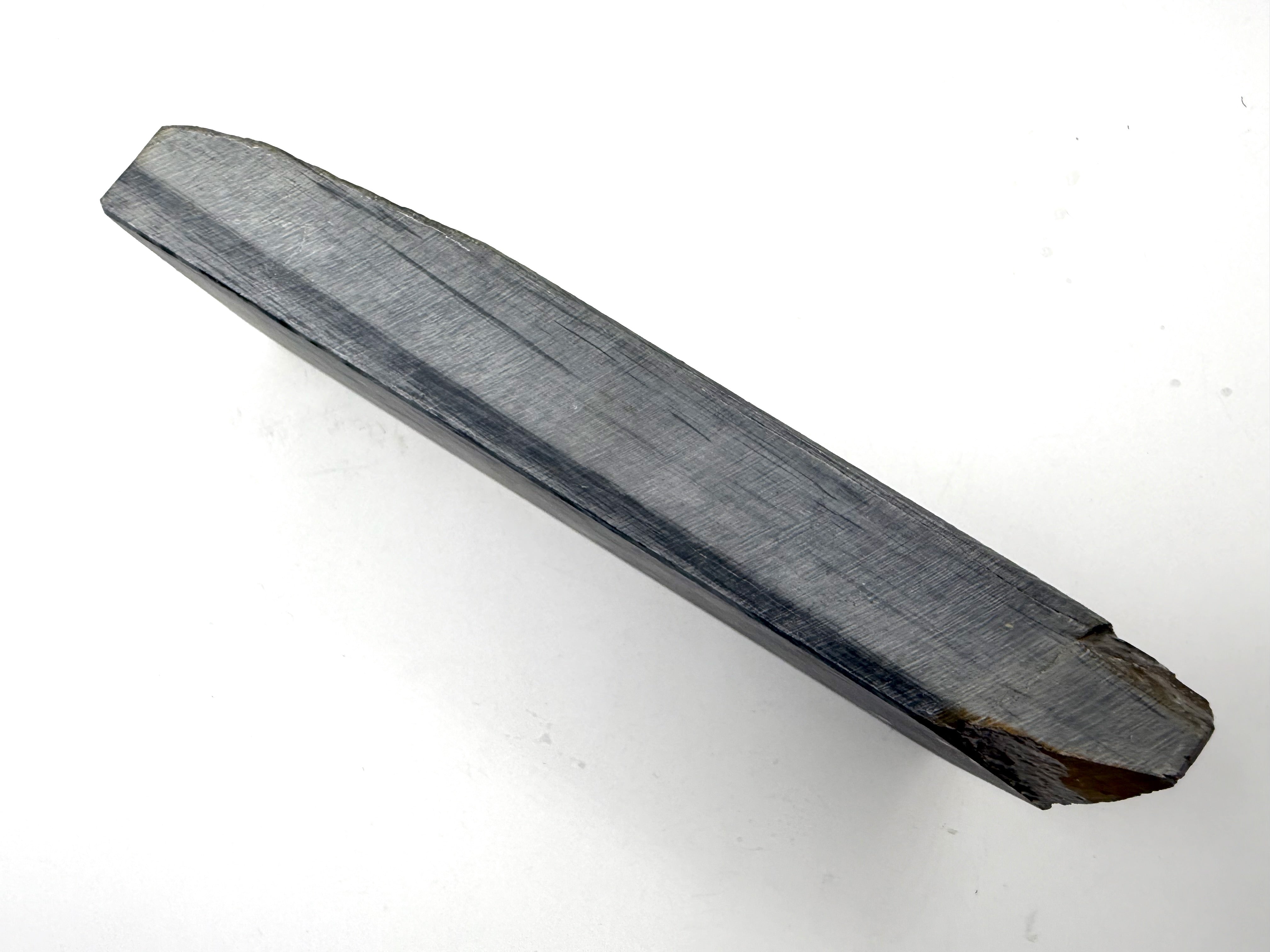 Aiiwatani Karasu Japanese Natural Finishing Whetstone