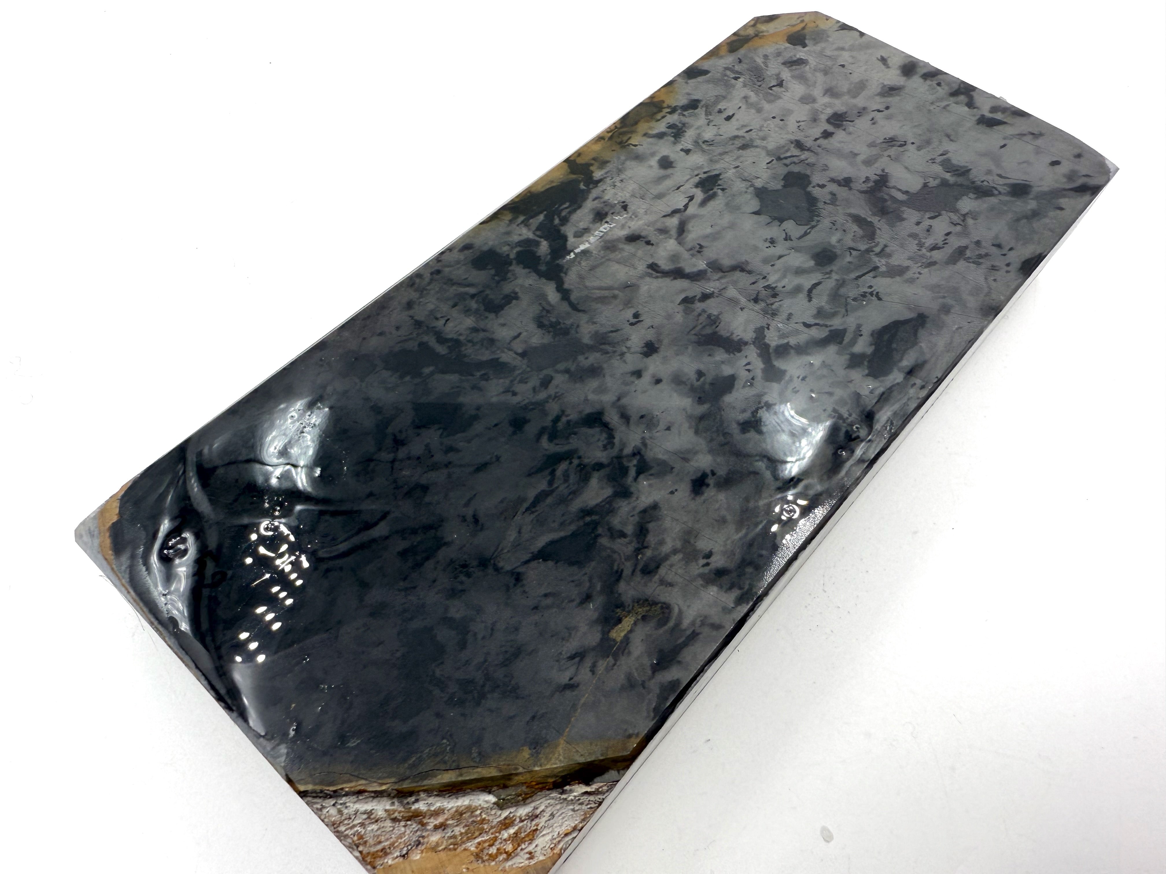 Aiiwatani Karasu Japanese Natural Finishing Whetstone