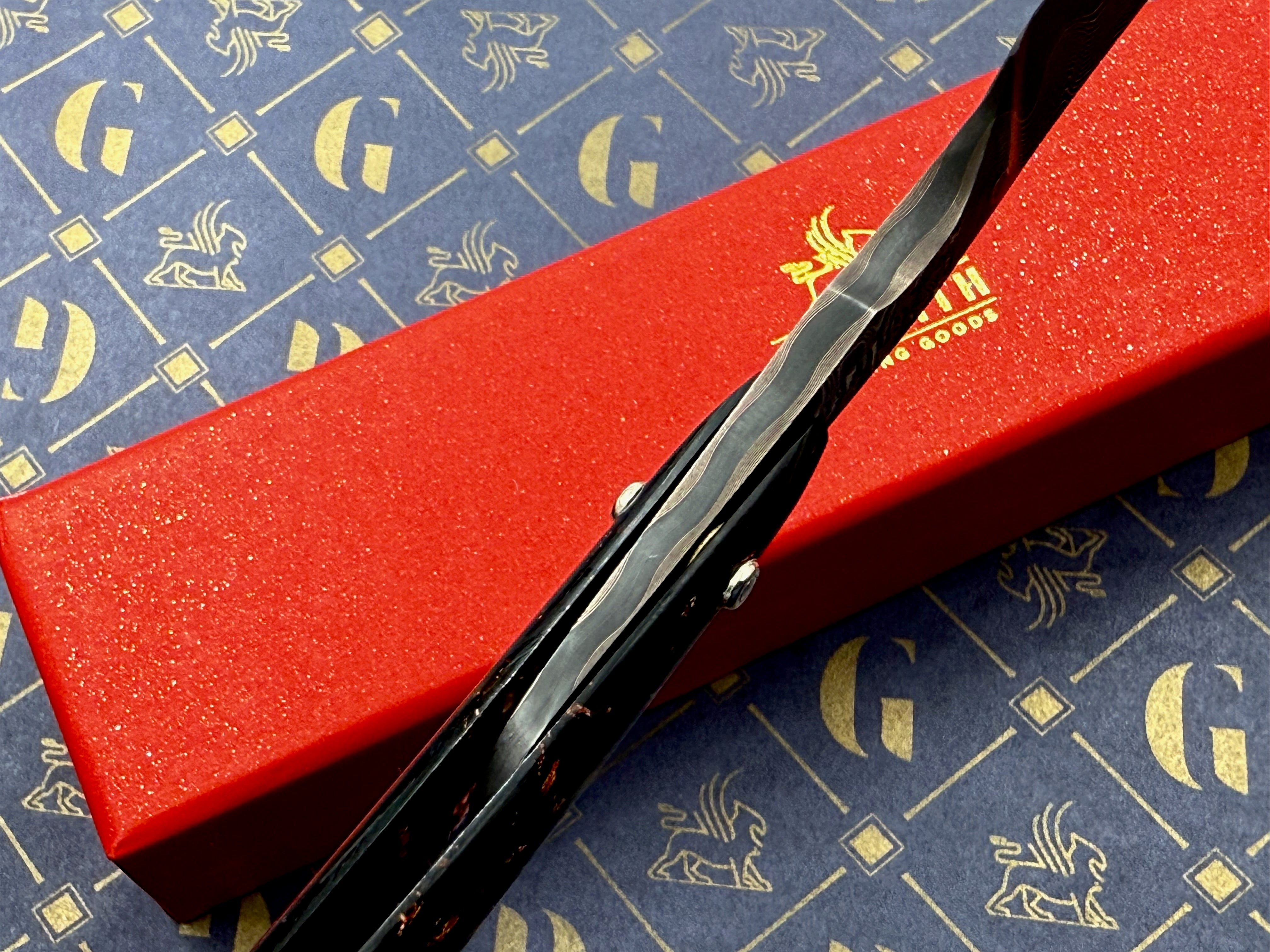 Griffith 13/16 Copper & Bronze Damascus San Mai Quarter Hollow - Carbon Fiber Scales Artisan Straight Razor