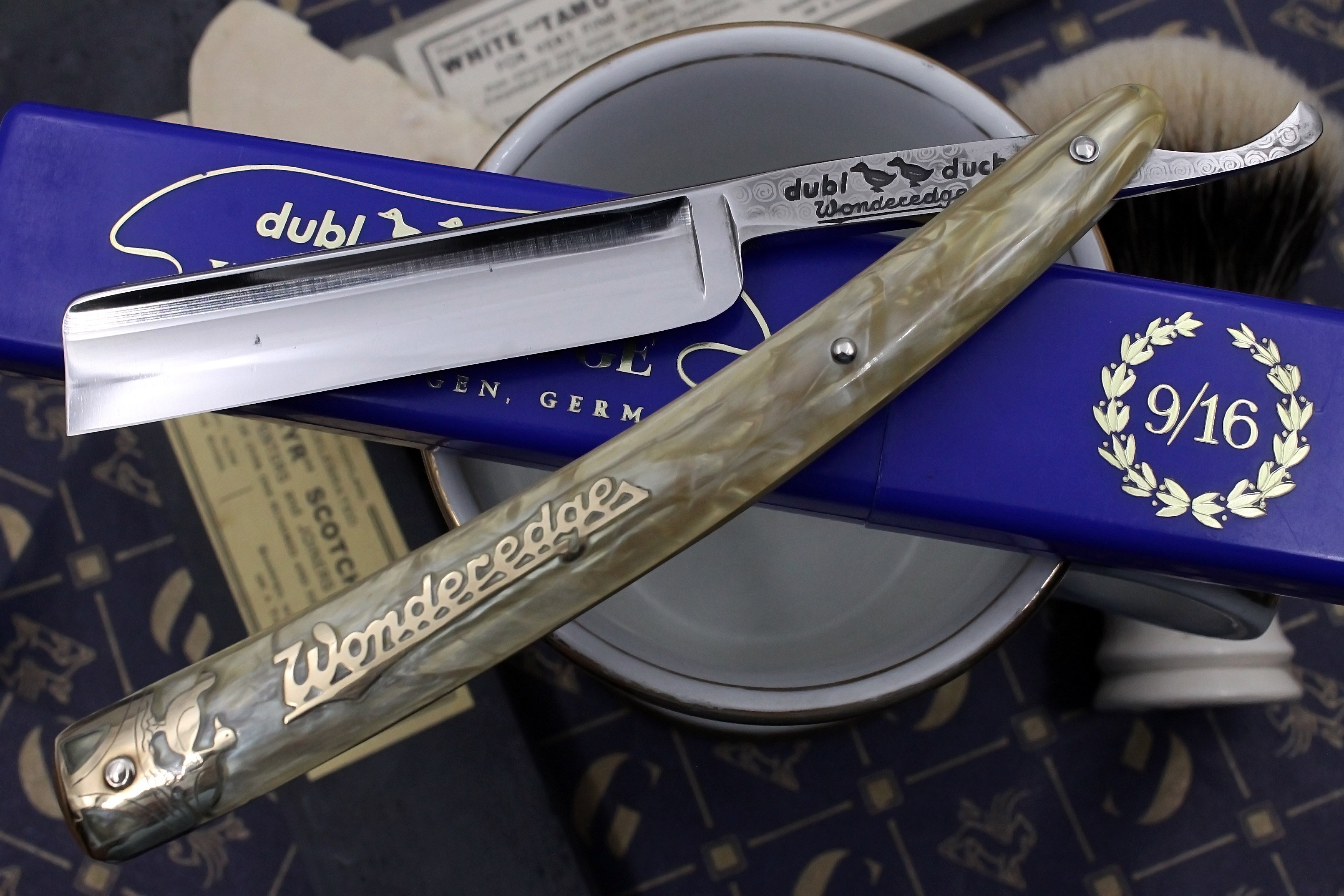 Dubl Duck Wonderedge 9/16 Blade Cracked Ice Scales - Fully Restored Vintage Solingen Straight Razor - Shave Ready