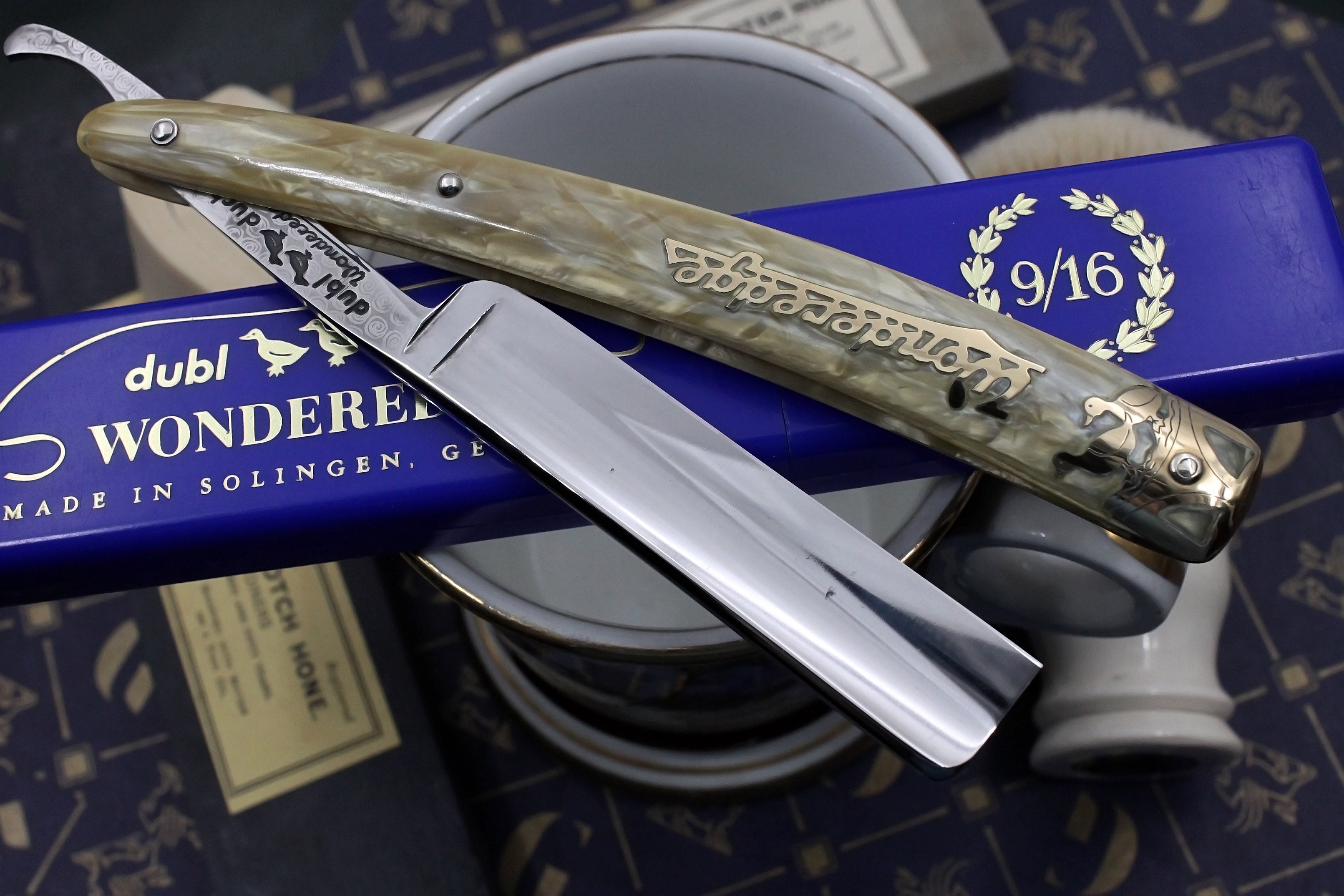 Dubl Duck Wonderedge 9/16 Blade Cracked Ice Scales - Fully Restored Vintage Solingen Straight Razor - Shave Ready