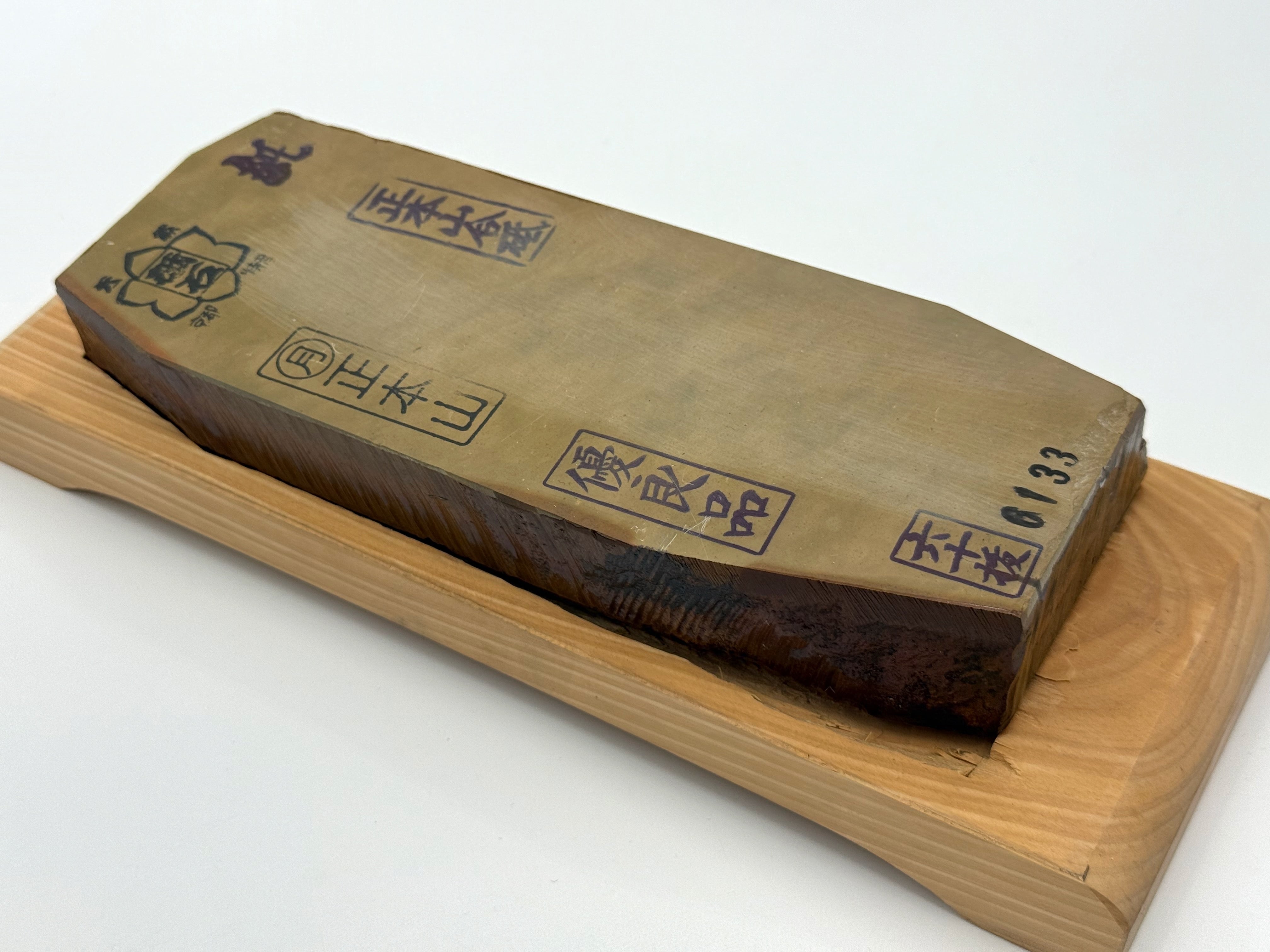 Tsukinowa Akapin Karasu Japanese Natural Finishing Whetstone