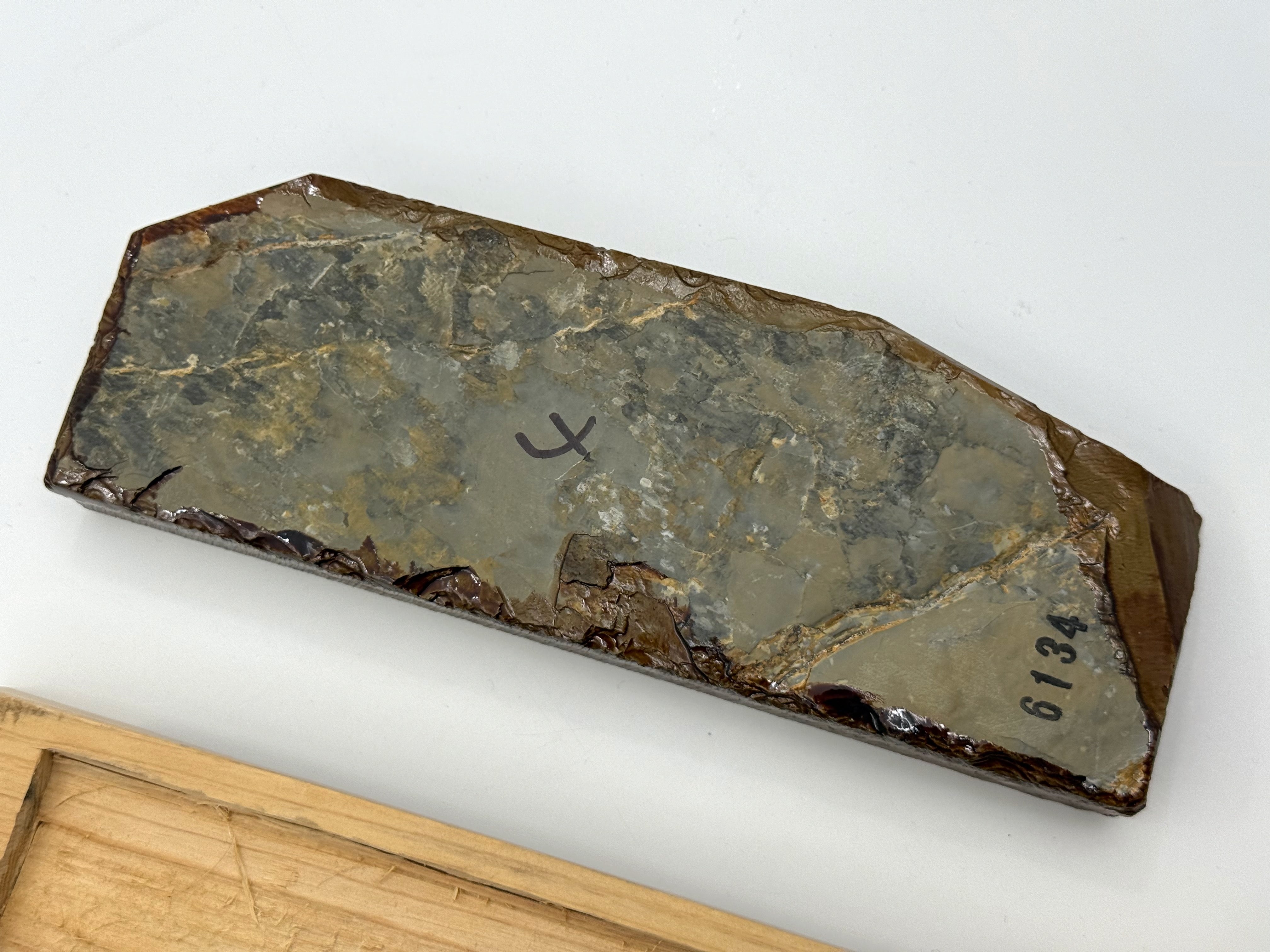 Tsukinowa Akapin Karasu Japanese Natural Finishing Whetstone
