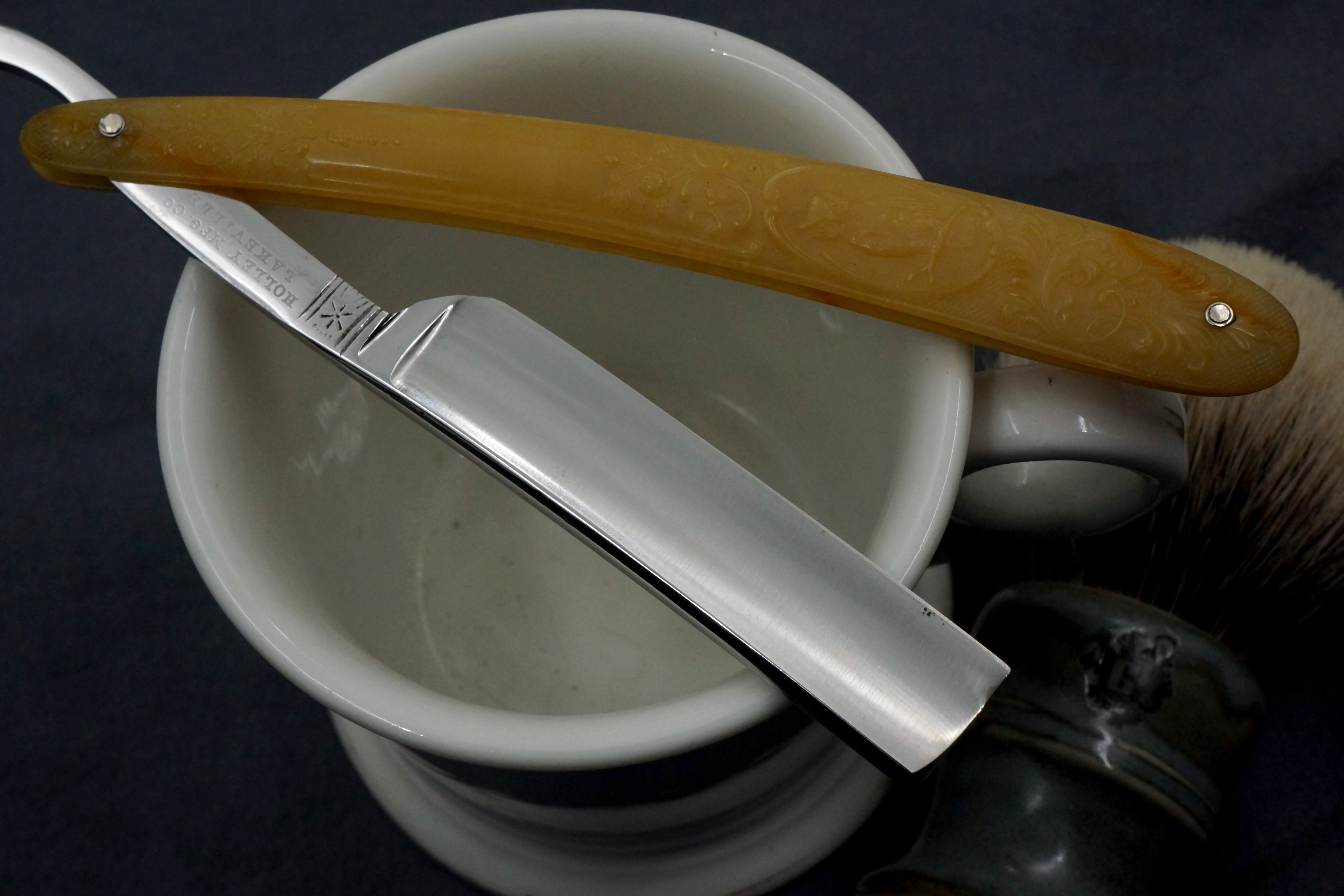 Holley Mfg. Co. - 5/8 Excellent+ Full Hollow - Vintage American Straight Razor - Shave Ready