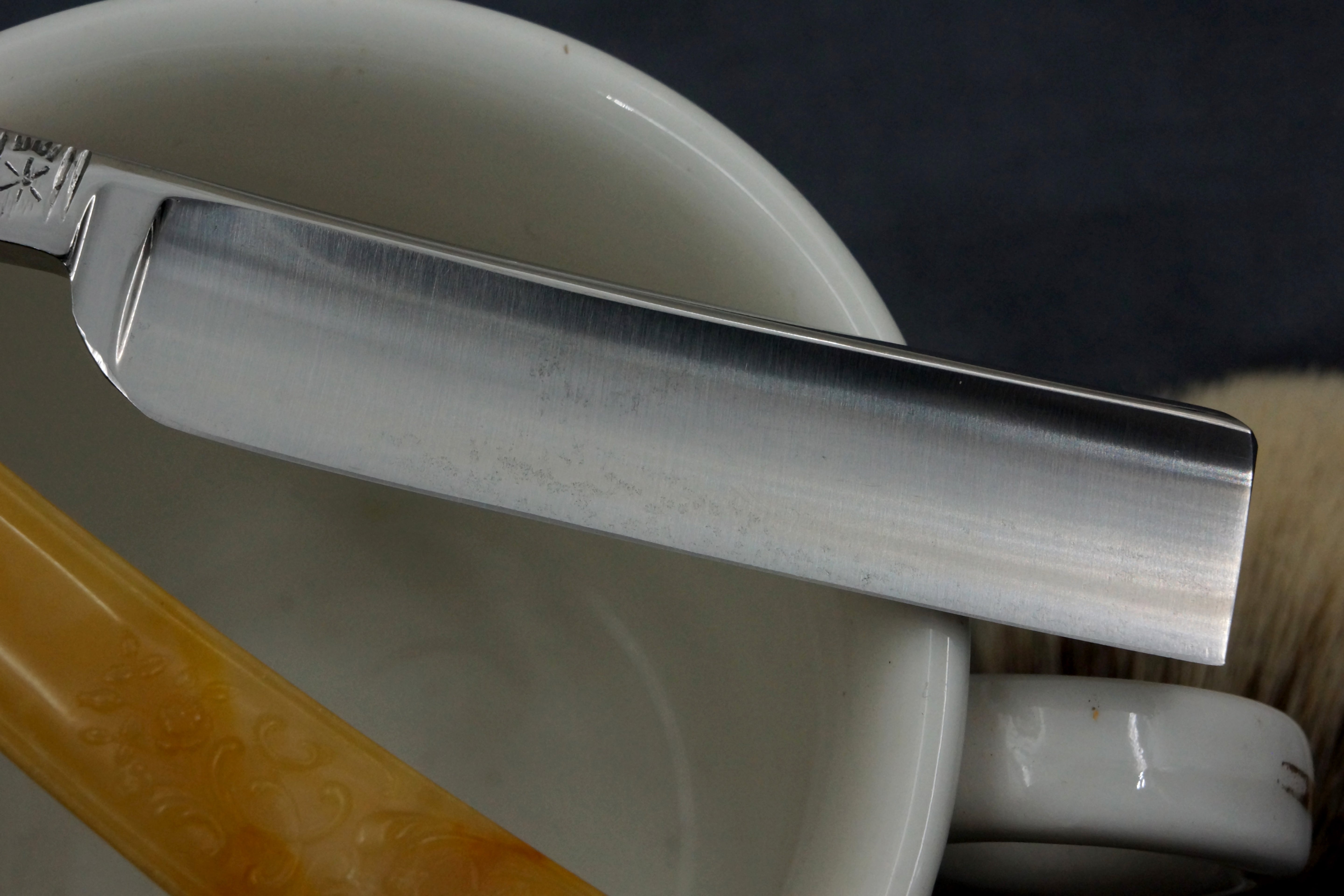 Holley Mfg. Co. - 5/8 Excellent+ Full Hollow - Vintage American Straight Razor - Shave Ready