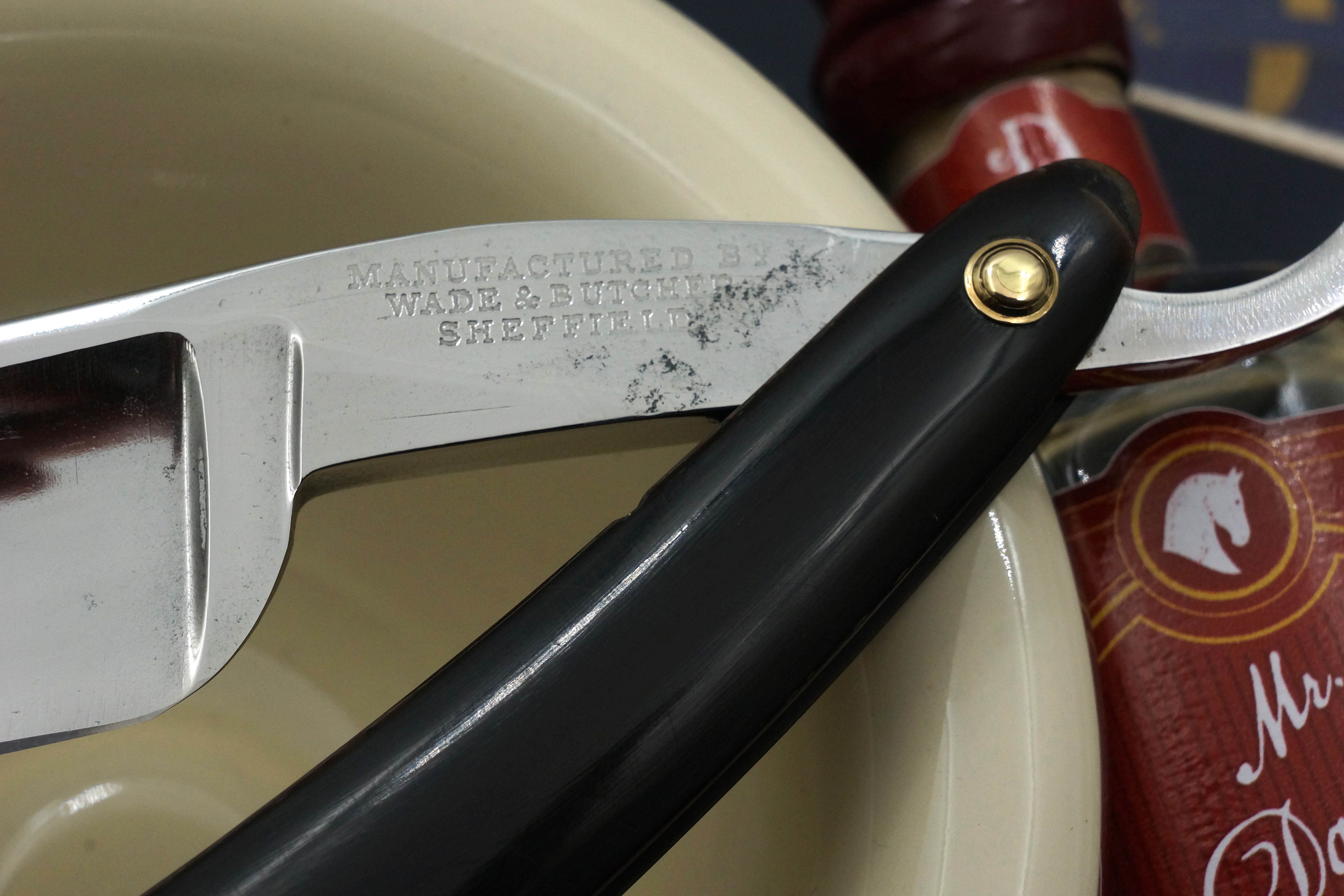 Berühmtes Rasiermesser von Wade &amp; Butcher mit Hohlschliff für den Einsatz beim Friseur, 8/8, 1 Zoll breit, komplett restauriert mit Originalschalen, Sheffield-Rasiermesser, bereit zur Rasur
