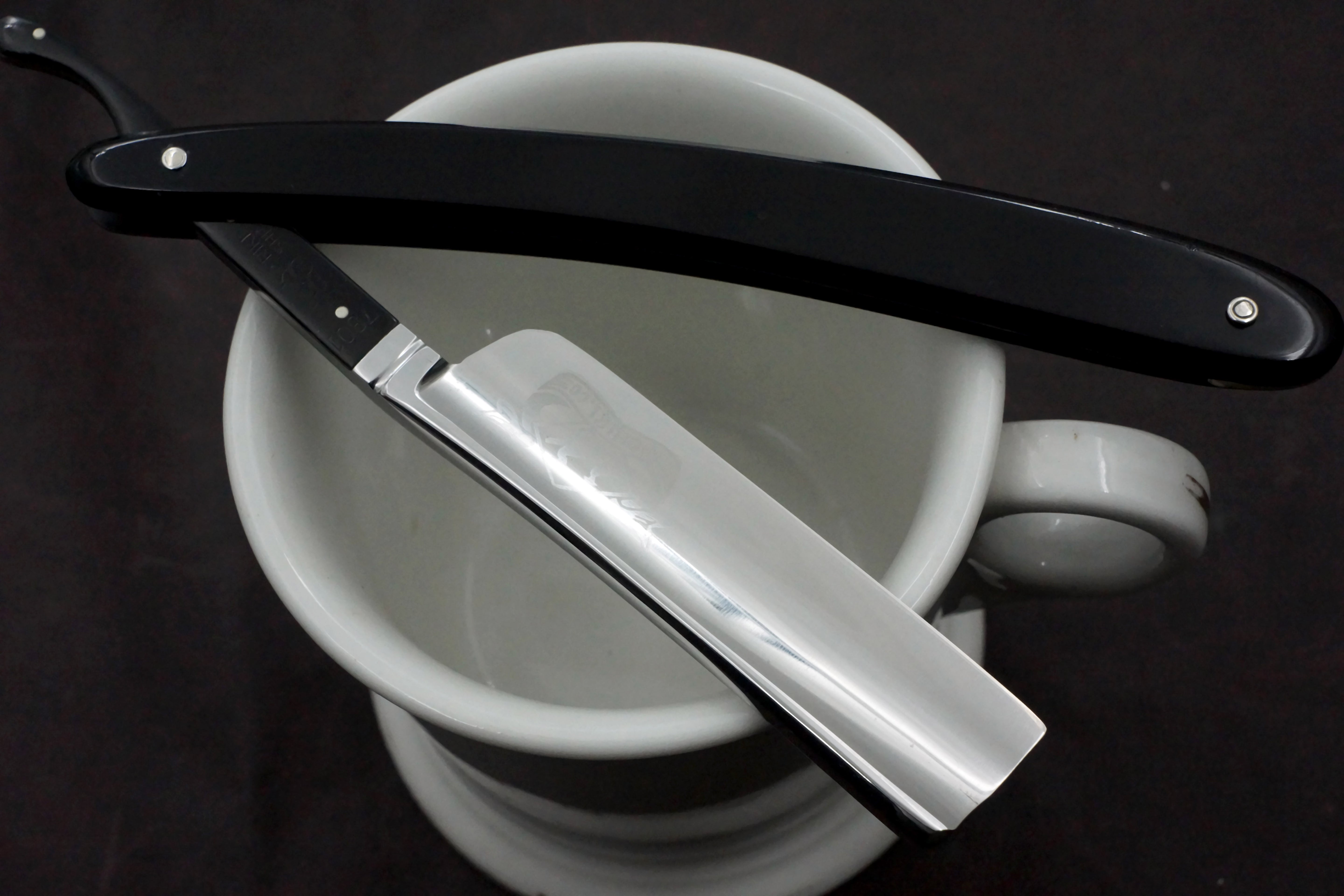 Nichiri Rikishia 6/8 Full Hollow Blade - Excellent Vintage Restored Japanese Straight Razor - Shave Ready