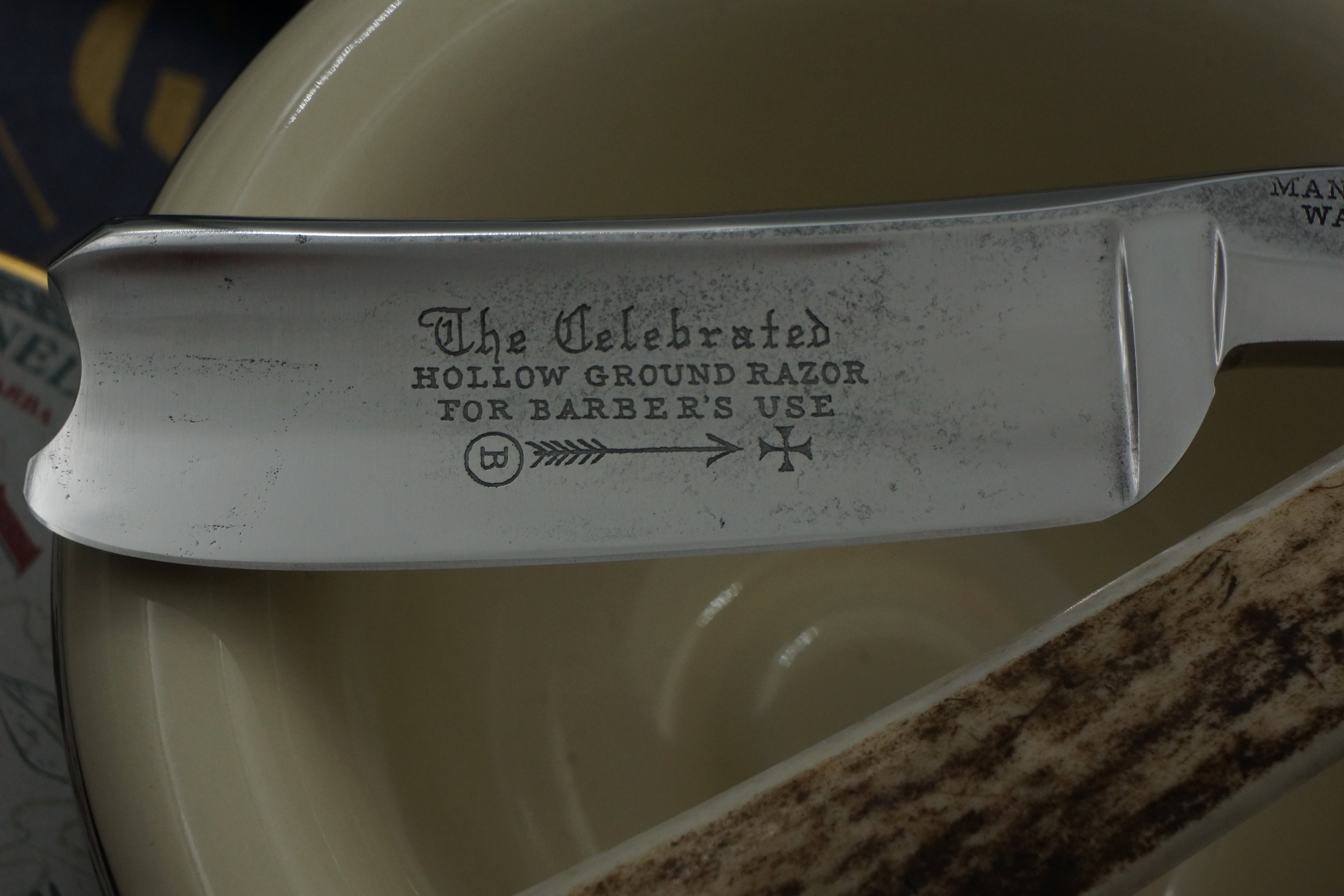Wade &amp; Butcher „Celebrated Hollow Ground For Barbers Use“ 15/16 Zoll – individuell angefertigtes Sheffield-Rasiermesser mit Elchgeweih-Schuppen – rasierbereit