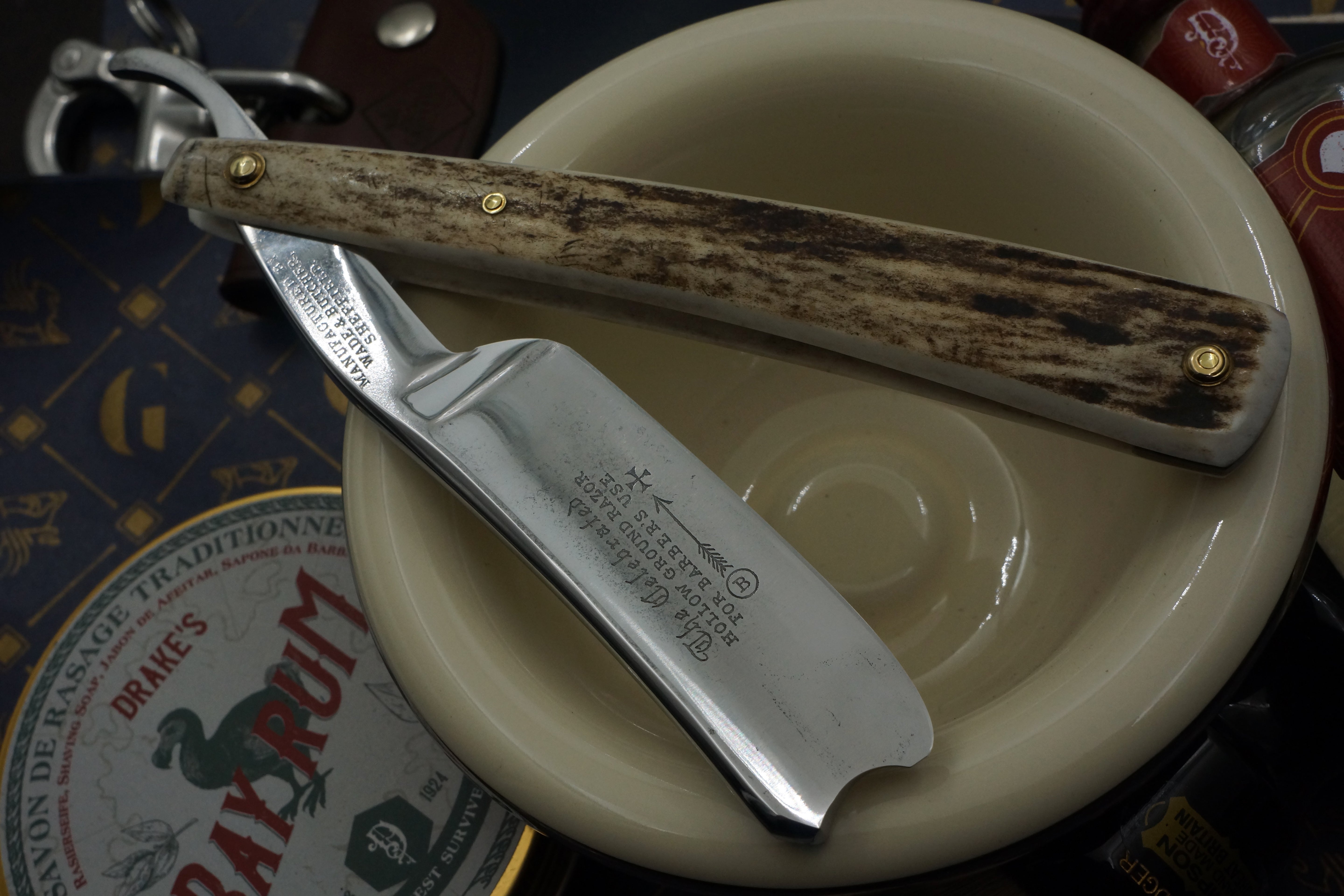 Wade &amp; Butcher „Celebrated Hollow Ground For Barbers Use“ 15/16 Zoll – individuell angefertigtes Sheffield-Rasiermesser mit Elchgeweih-Schuppen – rasierbereit