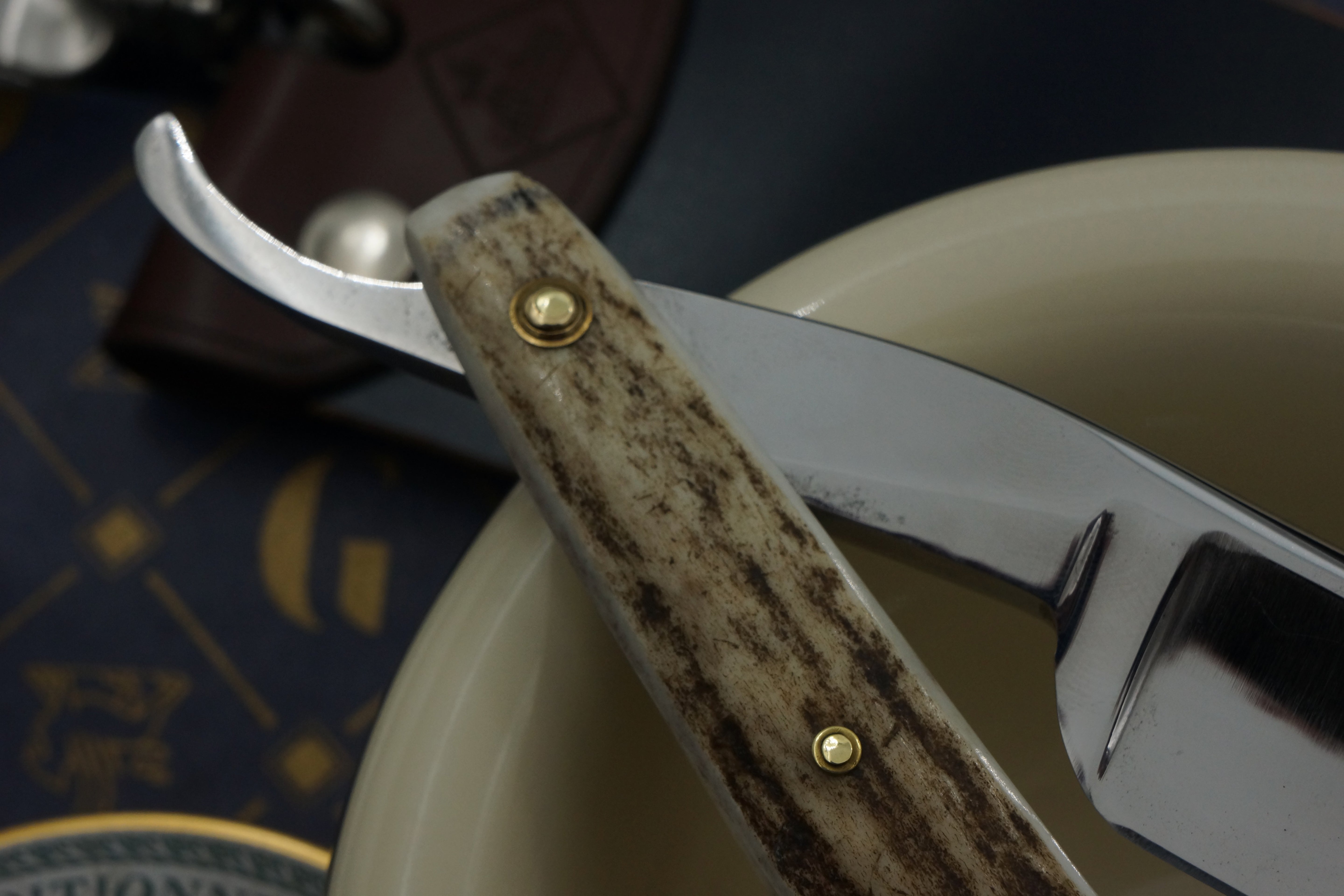 Wade &amp; Butcher „Celebrated Hollow Ground For Barbers Use“ 15/16 Zoll – individuell angefertigtes Sheffield-Rasiermesser mit Elchgeweih-Schuppen – rasierbereit