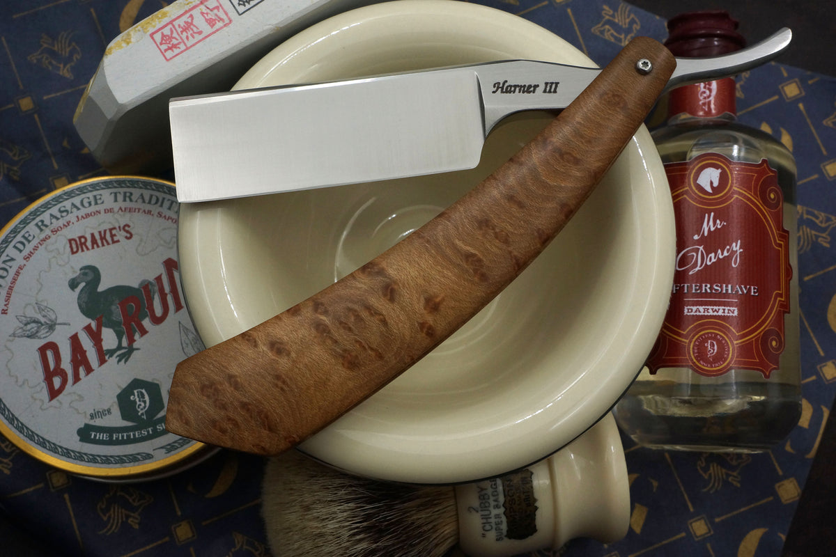 Butch Harner 17/16 Near Wedge Blade mit Vogelaugenahorn-Schalen - Gebrauchtes Rasiermesser nach Maß - Rasurbereit 