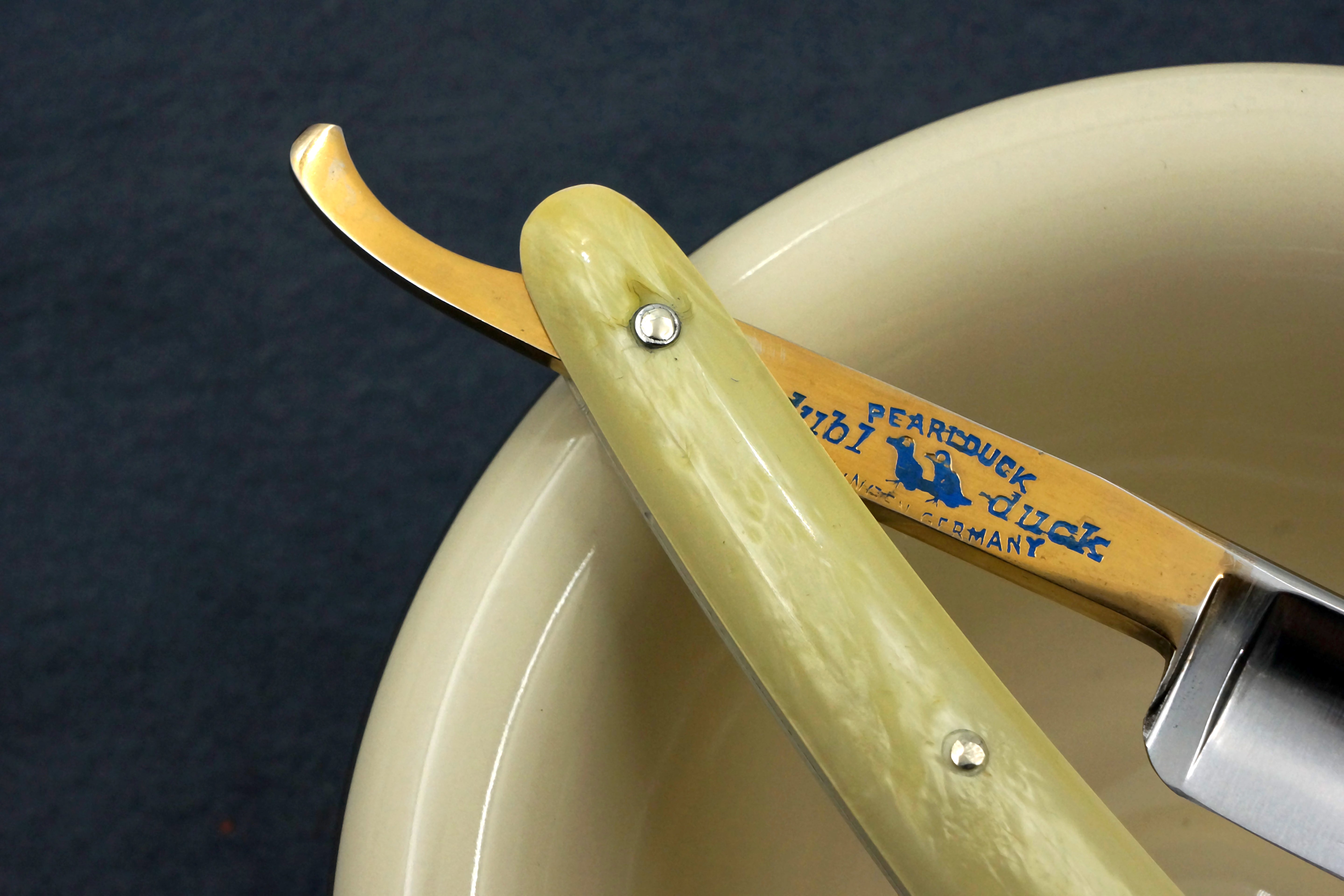 Dubl Duck Goldedge 11/16 Blade Cracked Ice Scales - Fully Restored Vintage Solingen Straight Razor - Shave Ready