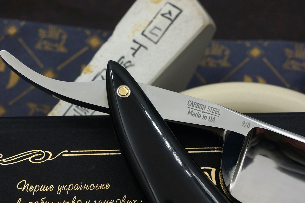 Art Razor Capitaine 9/8 Quarter Hollow Blade - Preowned Custom Straight Razor with Horn Scales - Shave Ready