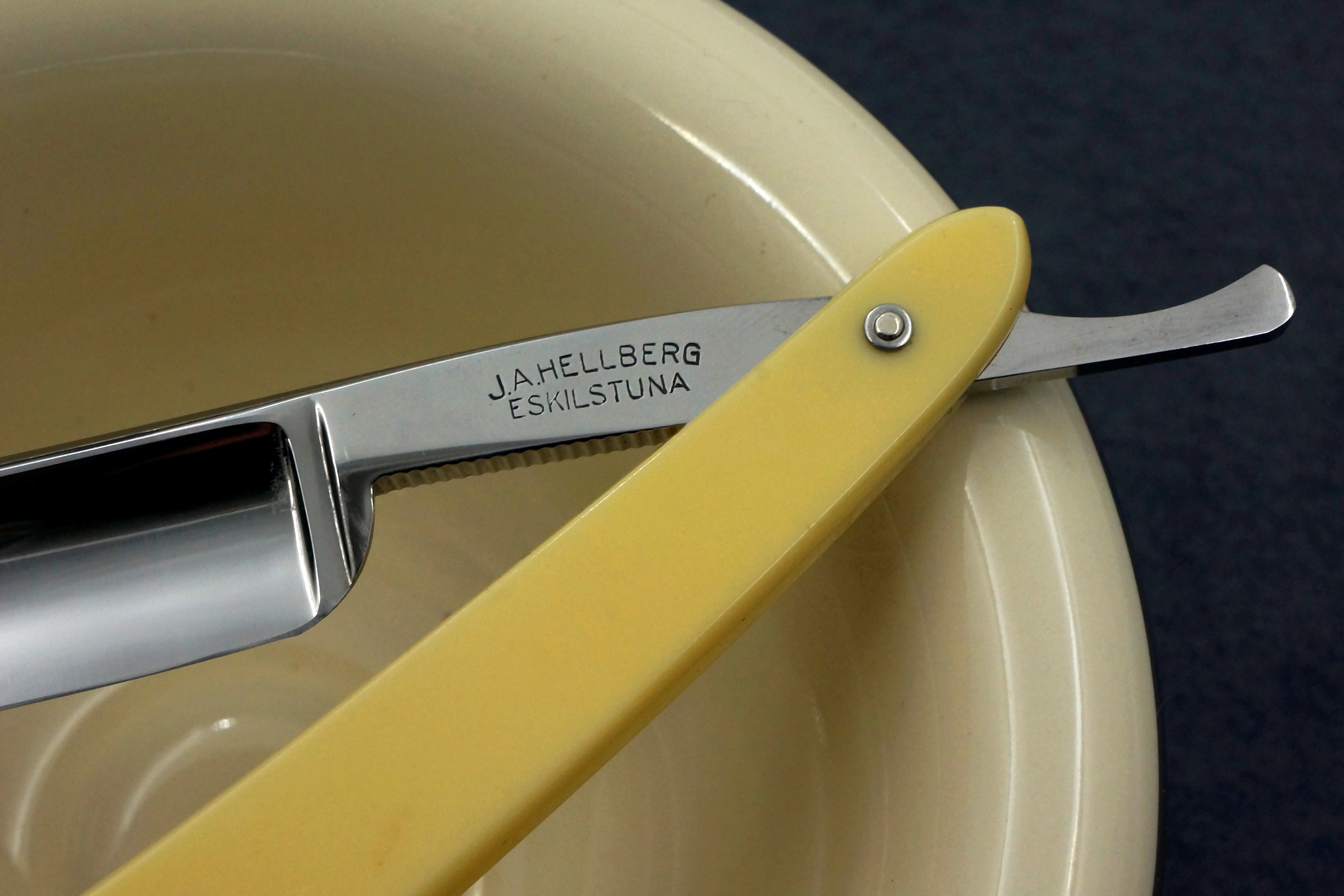 J.A. Hellberg 11/16 Blade - Excellent+ Eskilstuna Sweden Straight Razor - Shave Ready
