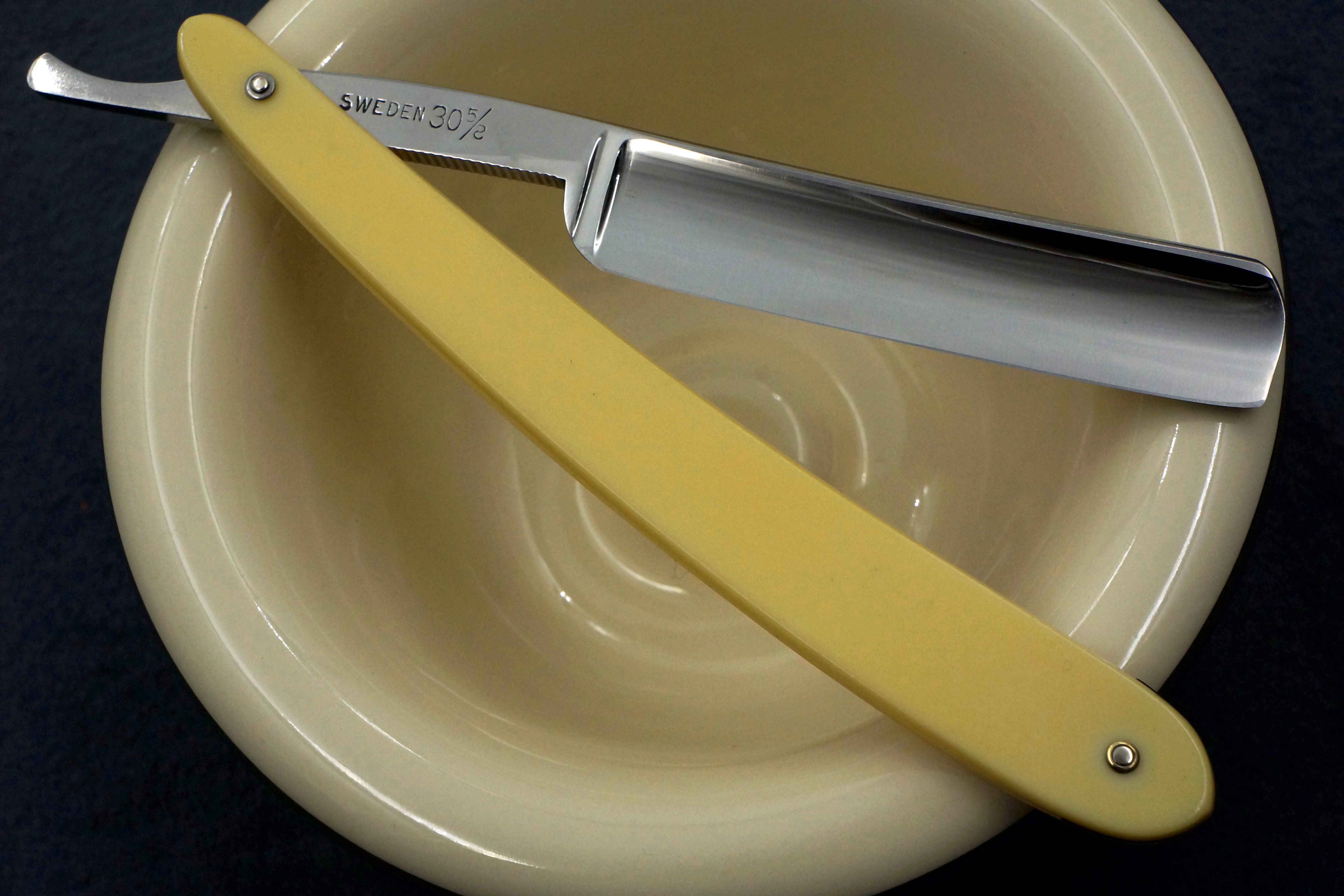 J.A. Hellberg 11/16 Blade - Excellent+ Eskilstuna Sweden Straight Razor - Shave Ready