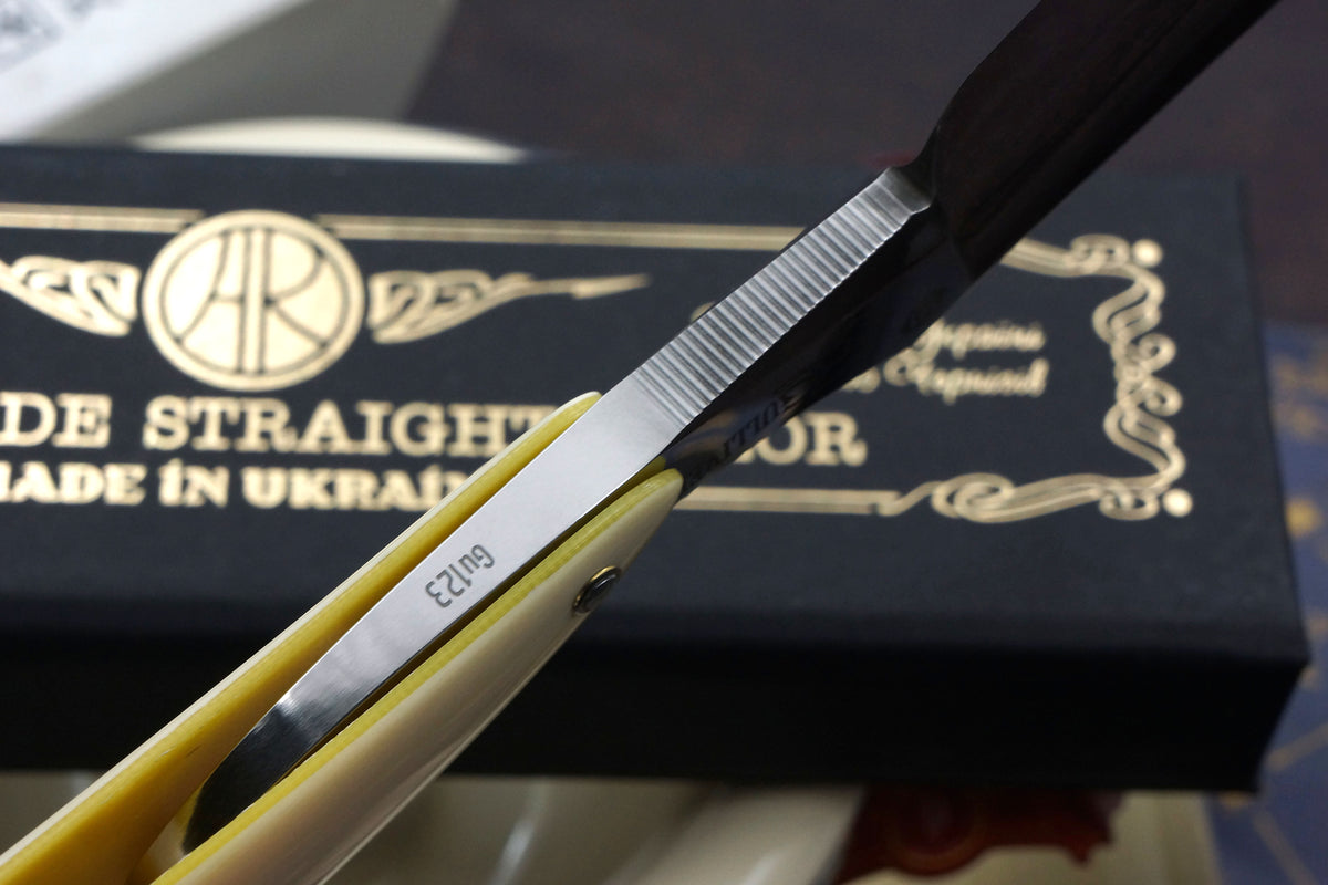 Art Razor Capitaine 19/16 Vollhohlklinge - Gebrauchtes, individuelles Rasiermesser mit Knochengriff - Rasurbereit