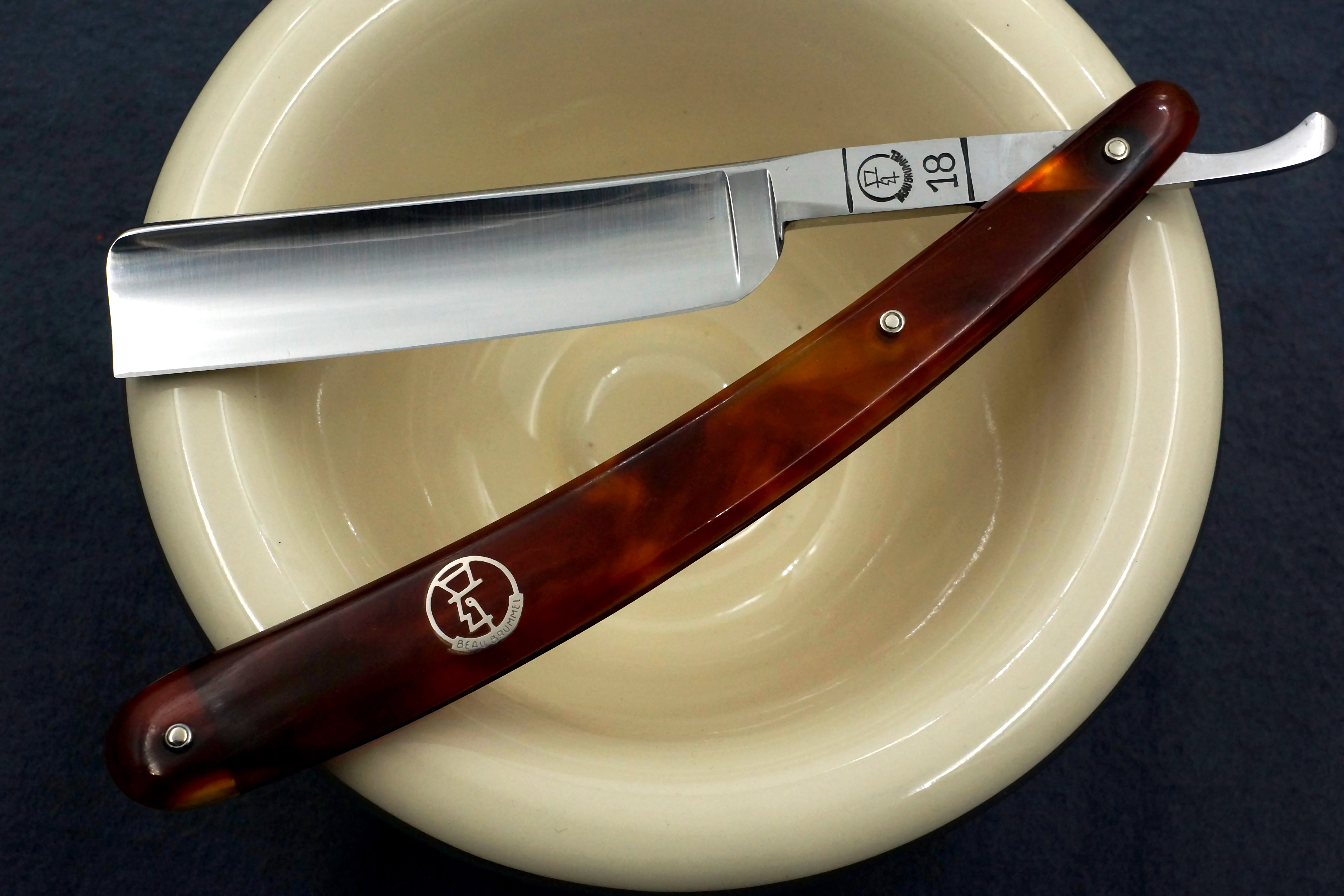 Beau Brummell No.18 11/16" Near Pristine Vintage Solingen Straight Razor - Shave Ready