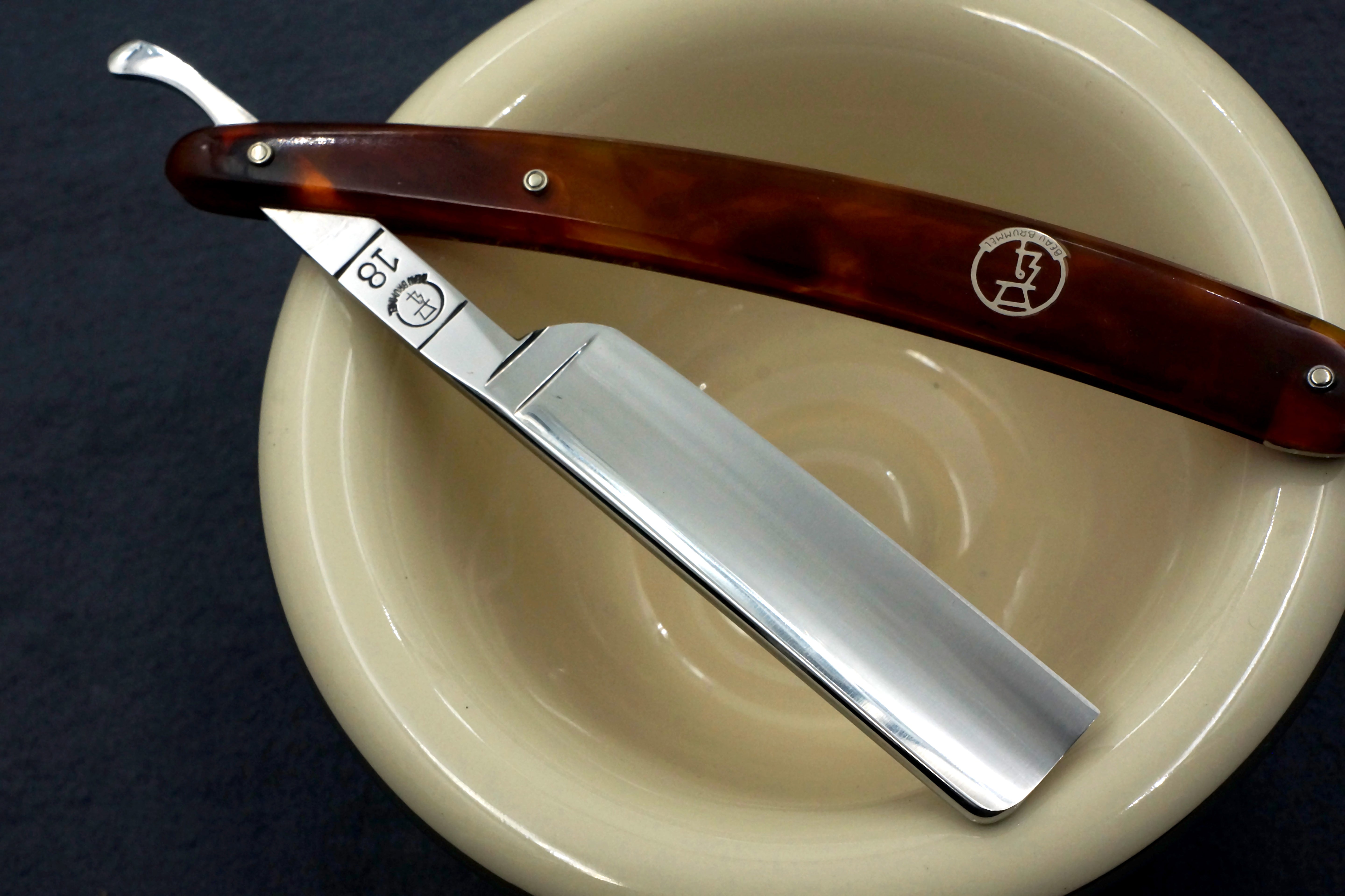 Beau Brummell No.18 11/16" Near Pristine Vintage Solingen Straight Razor - Shave Ready