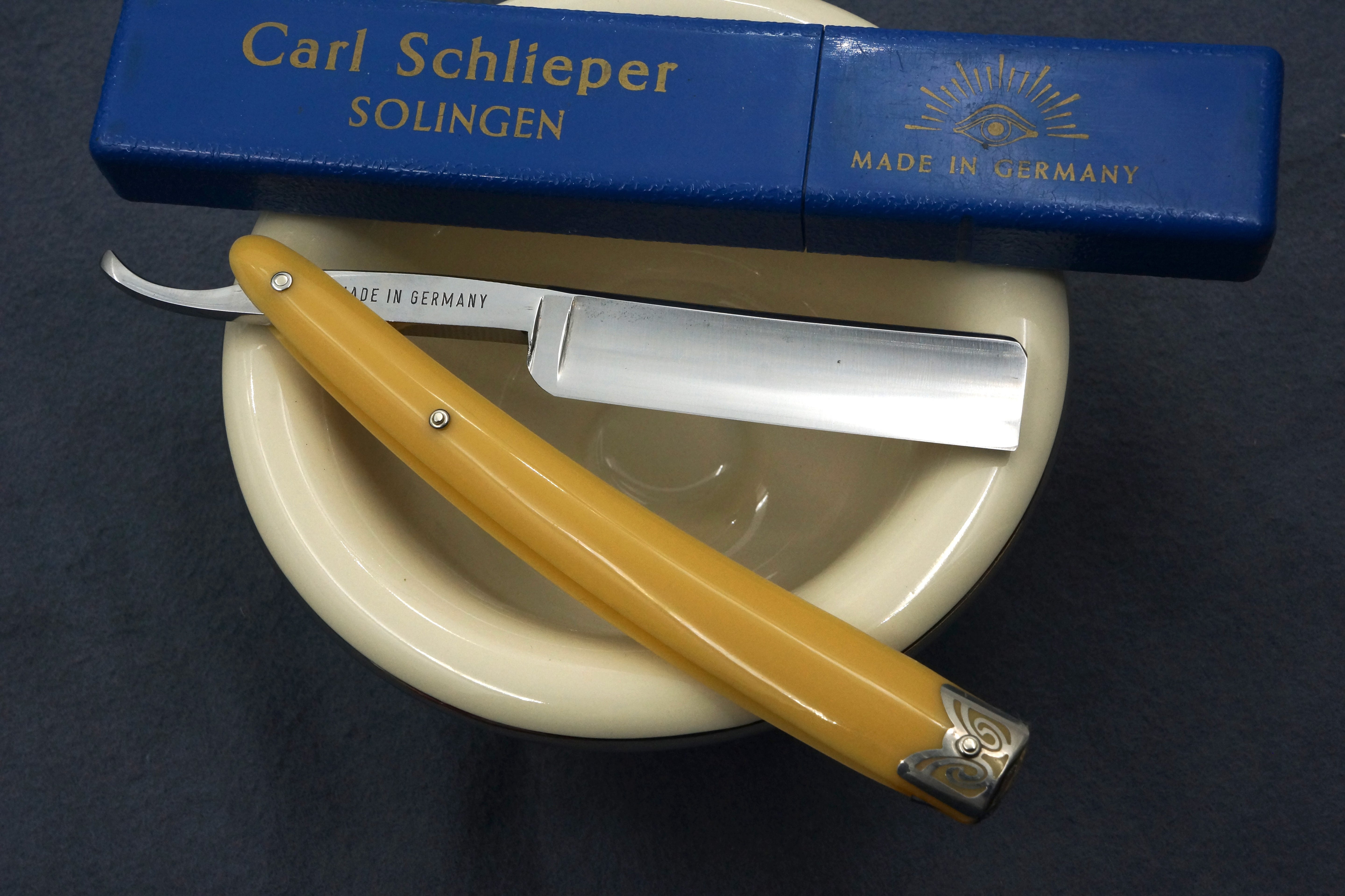 Carl Schlieper No. 501 - 11/16 Excellent Full Hollow - Vintage Solingen Straight Razor - Shave Ready
