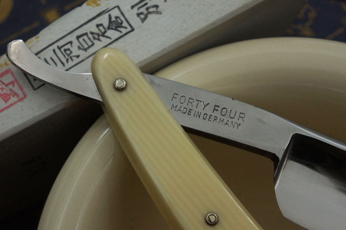 Gevoso 15/16 Full Hollow Gorgeous Etch - Vintage Near Mint Solingen Straight Razor - Shave Ready