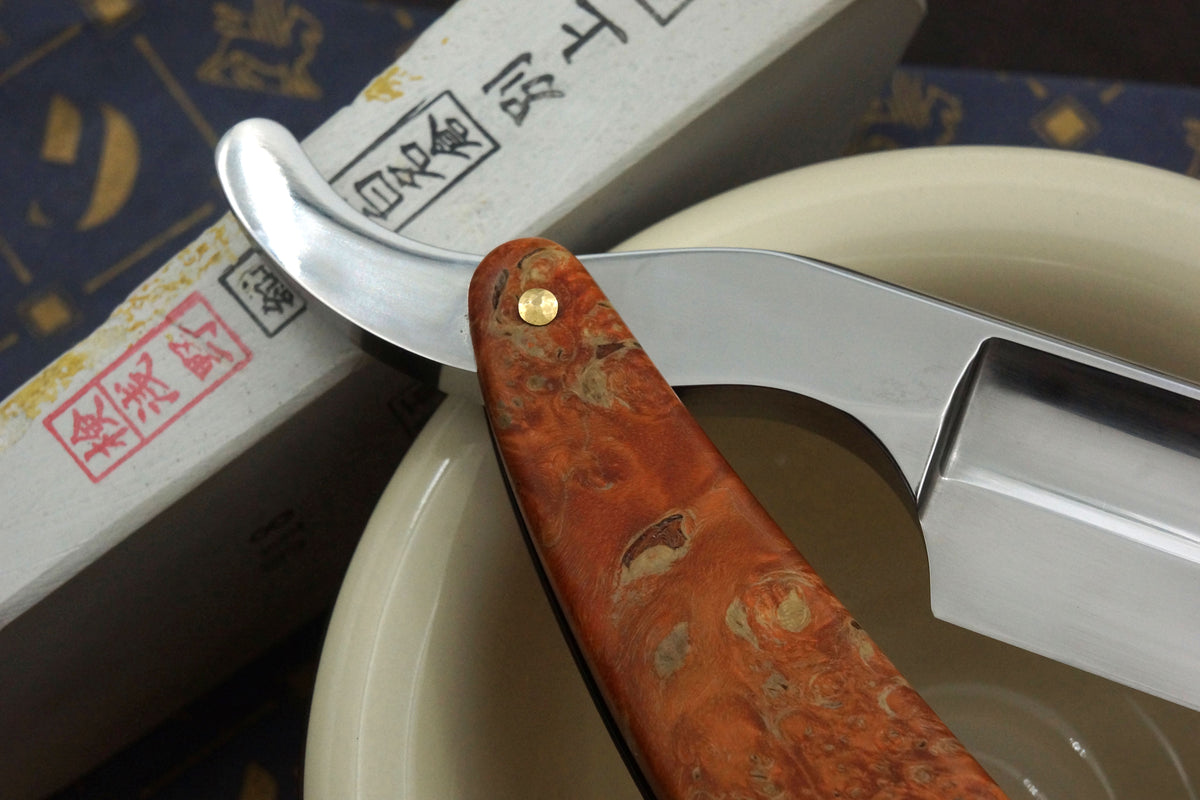 Art Razor Capitaine 19/16 Vollhohlklinge - Gebrauchtes, individuelles Rasiermesser mit Knochengriff - Rasurbereit