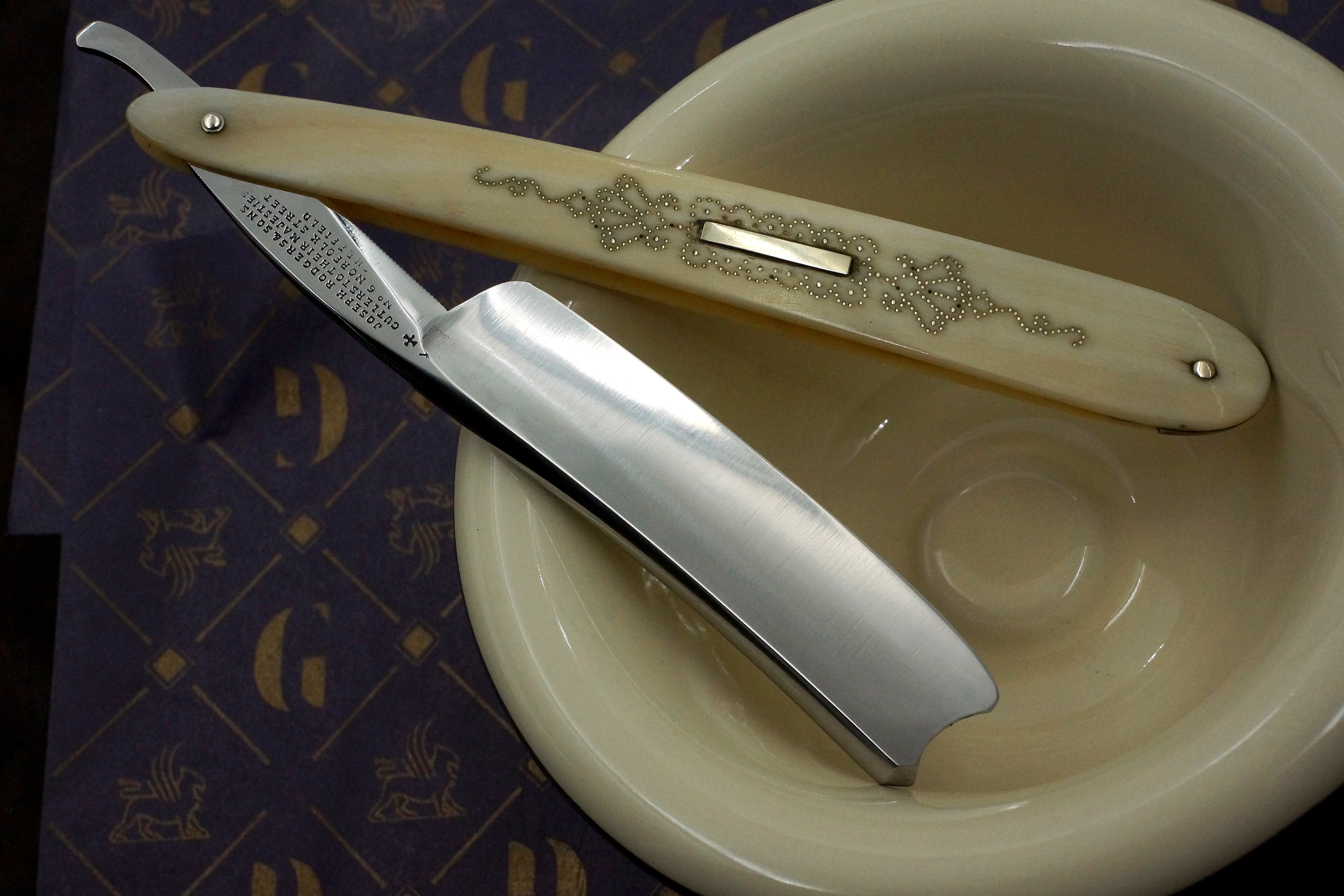 Joseph Rodgers & Sons Mid-1800s 6/8 Sheffield Straight Razor with Rare