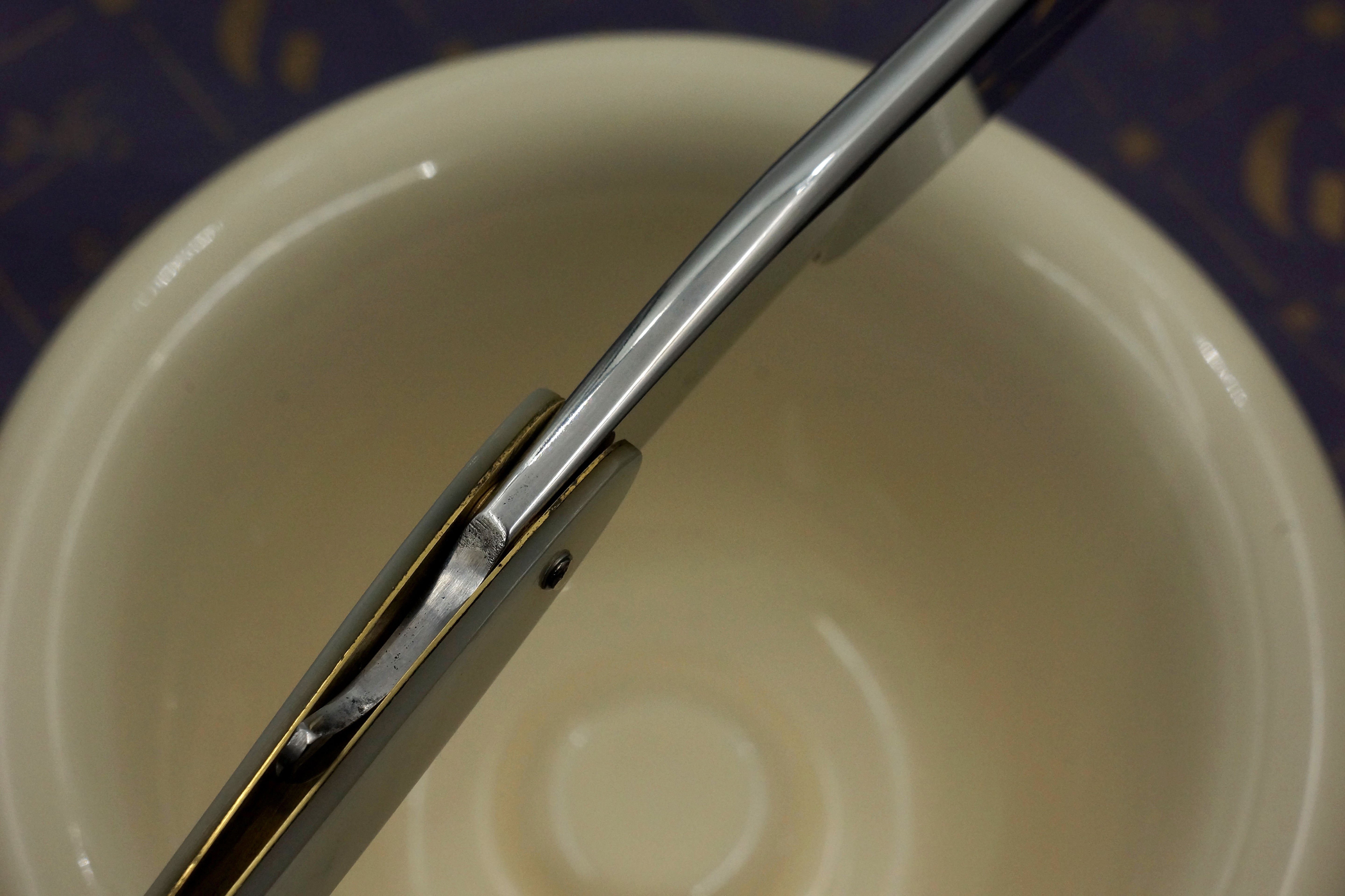 Joseph Elliot - 6/8 Blade with Mother of Pearl Scales - Fully Restored Sheffield Straight Razor - Shave Ready