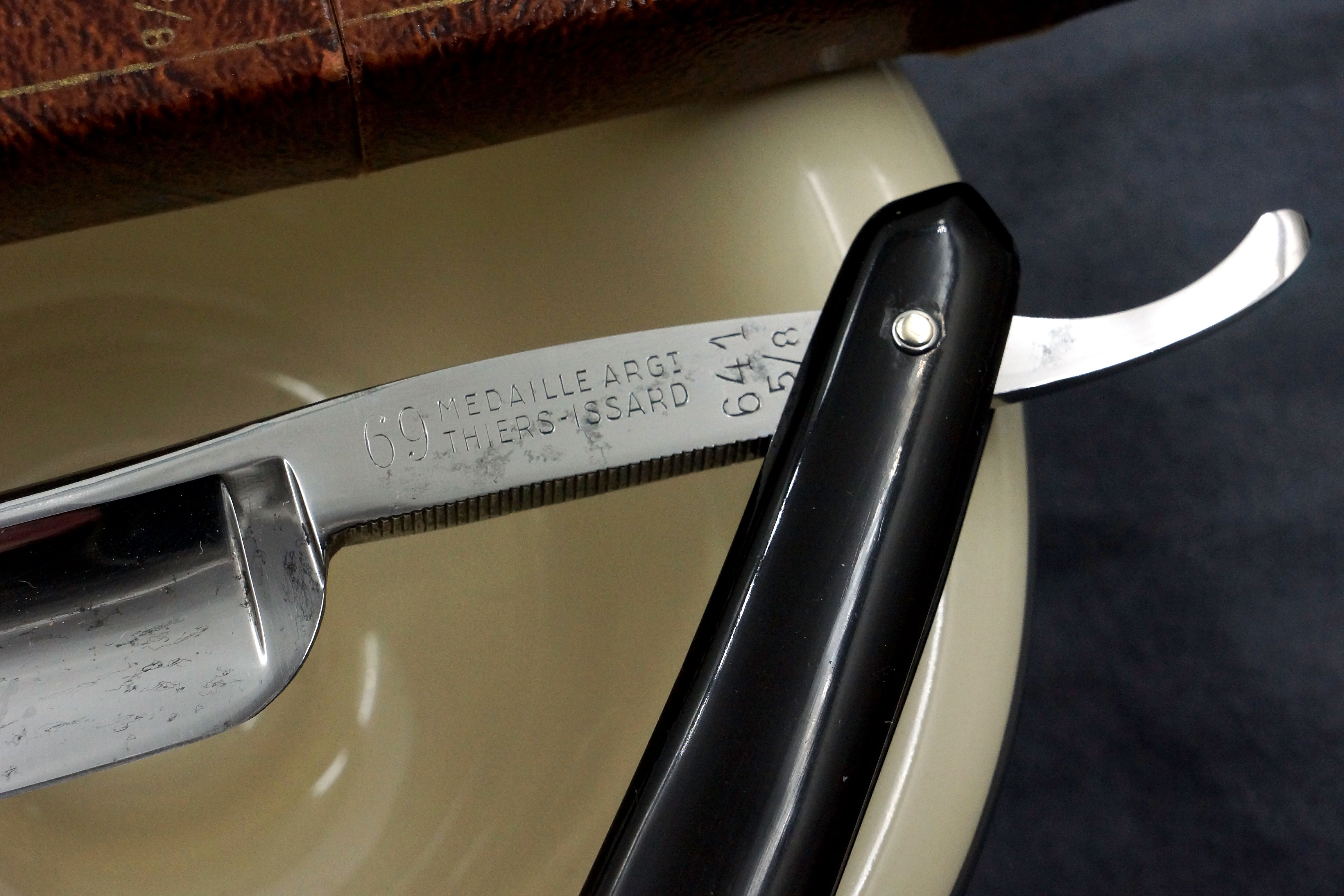 Thiers Issard No. 641 Dandy Luxe 11/16  Full Hollow - Restored Vintage French Straight Razor - Shave Ready