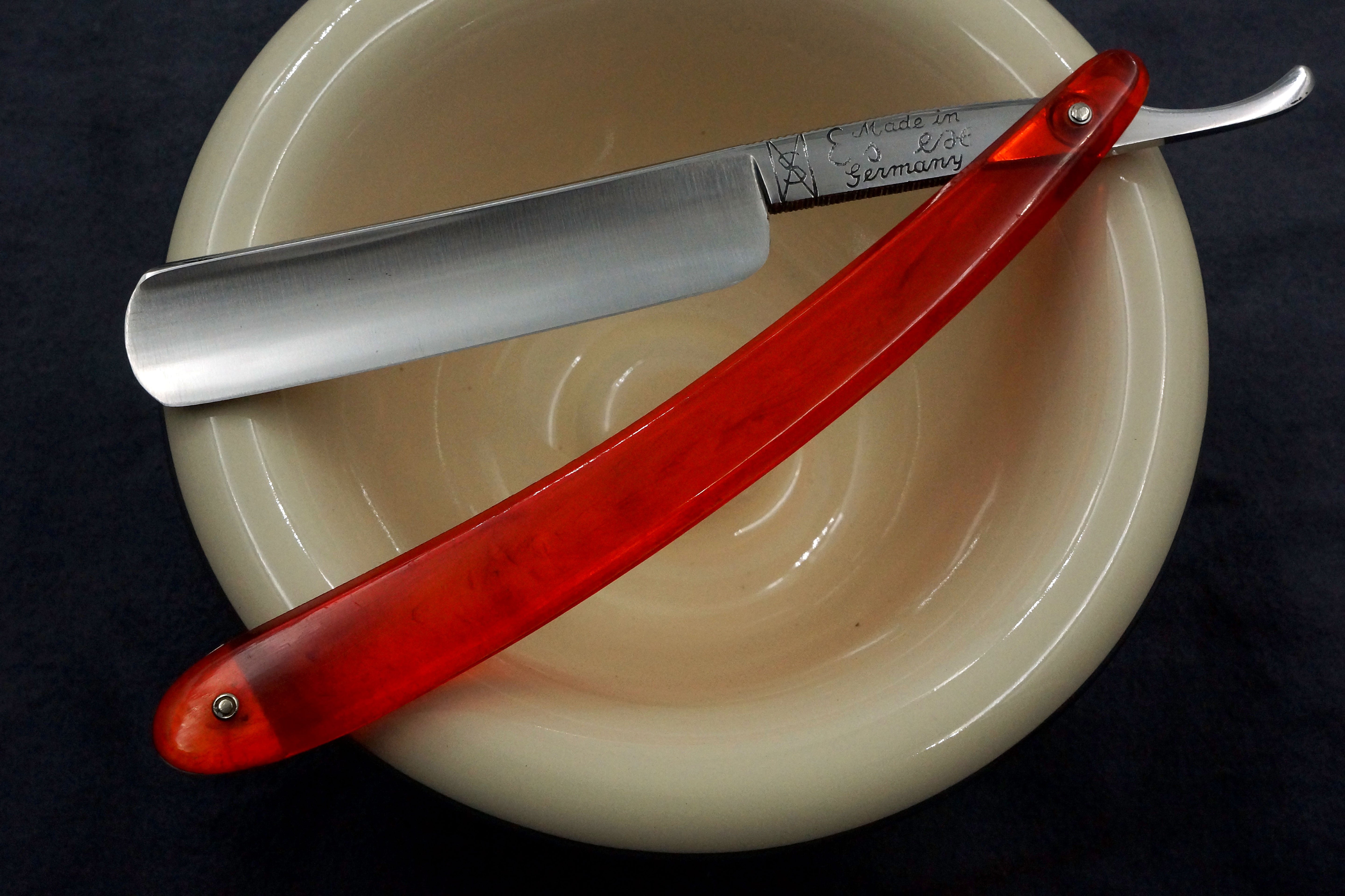 Ern Es-Ex Near Pristine 11/16 Full Hollow Blade - Solingen Vintage Straight Razor - Shave Ready