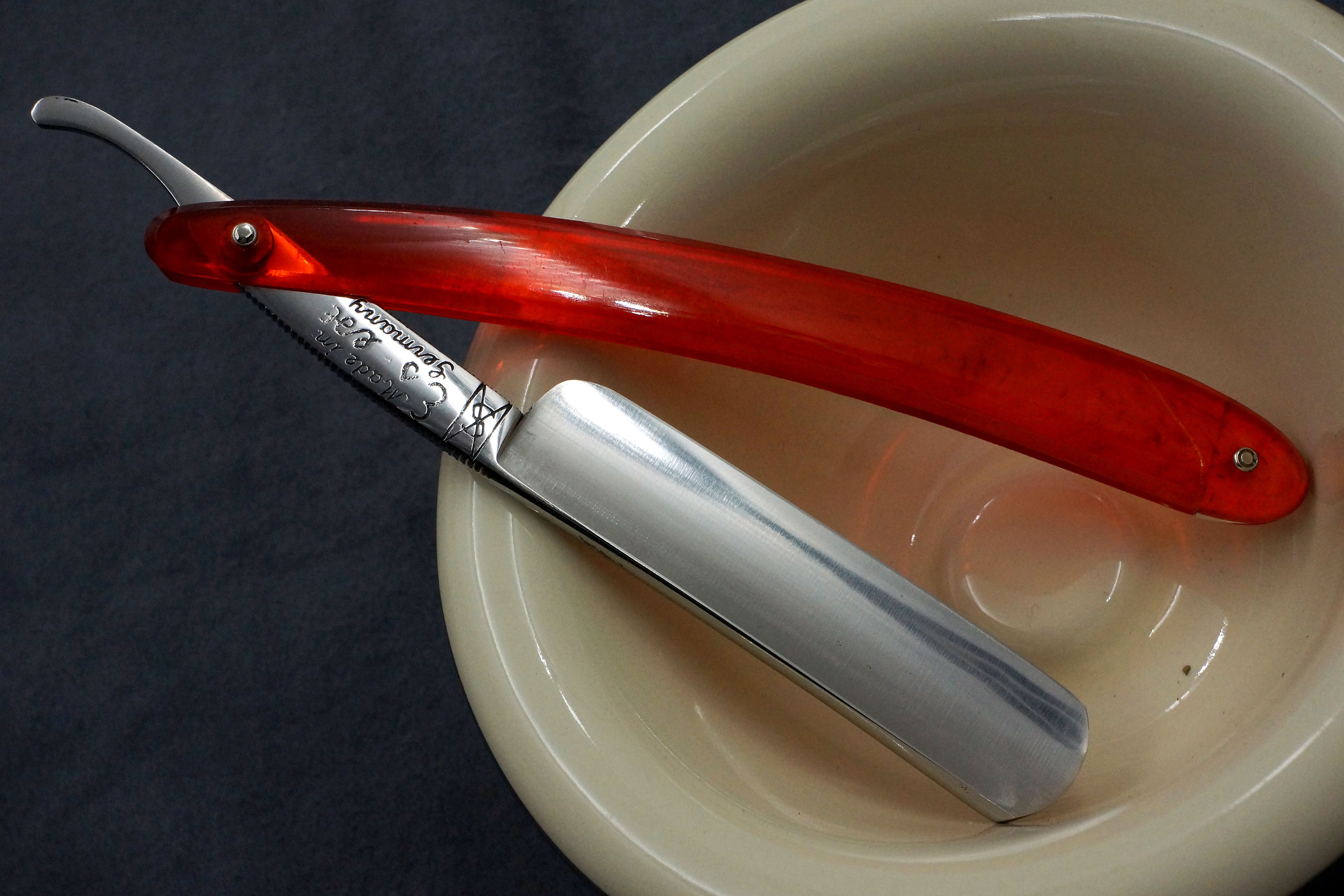 Ern Es-Ex Near Pristine 11/16 Full Hollow Blade - Solingen Vintage Straight Razor - Shave Ready