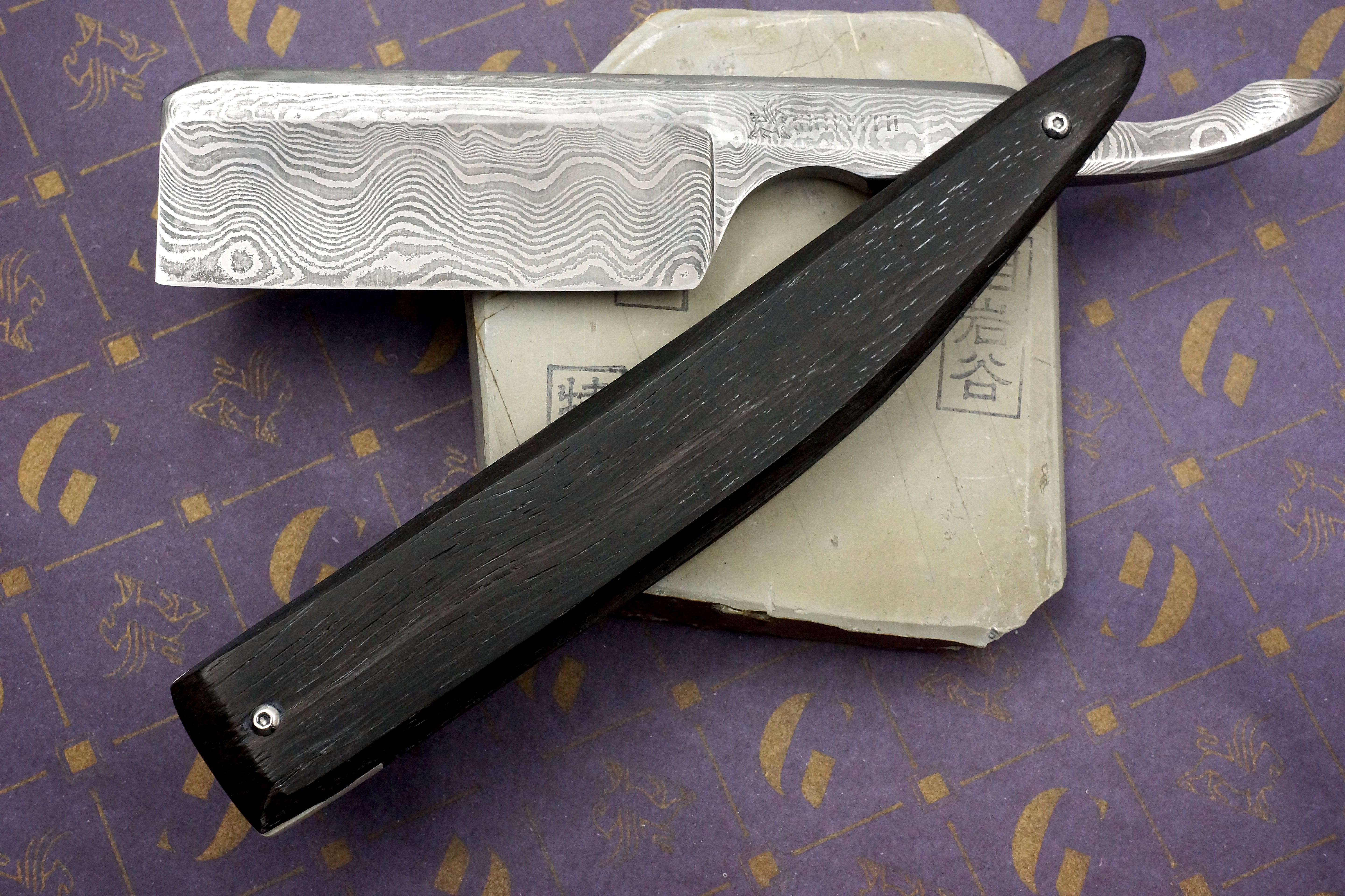 Griffith 10/8 Damascus Quarter Hollow - Bog Oak Scales Artisan Straight Razor