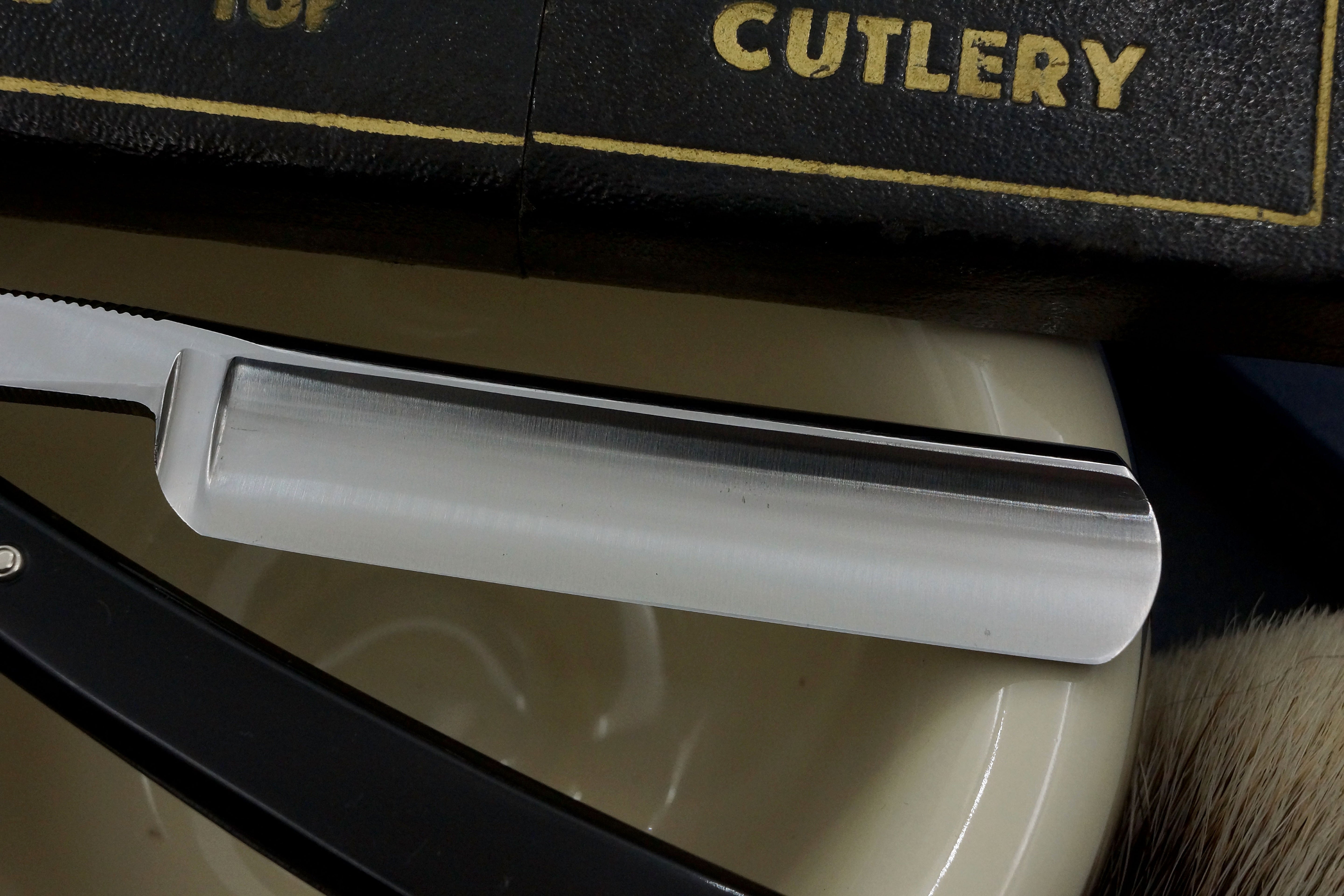 Hoffritz Cutlery 11/16" Near Pristine Vintage Solingen Straight Razor - Shave Ready