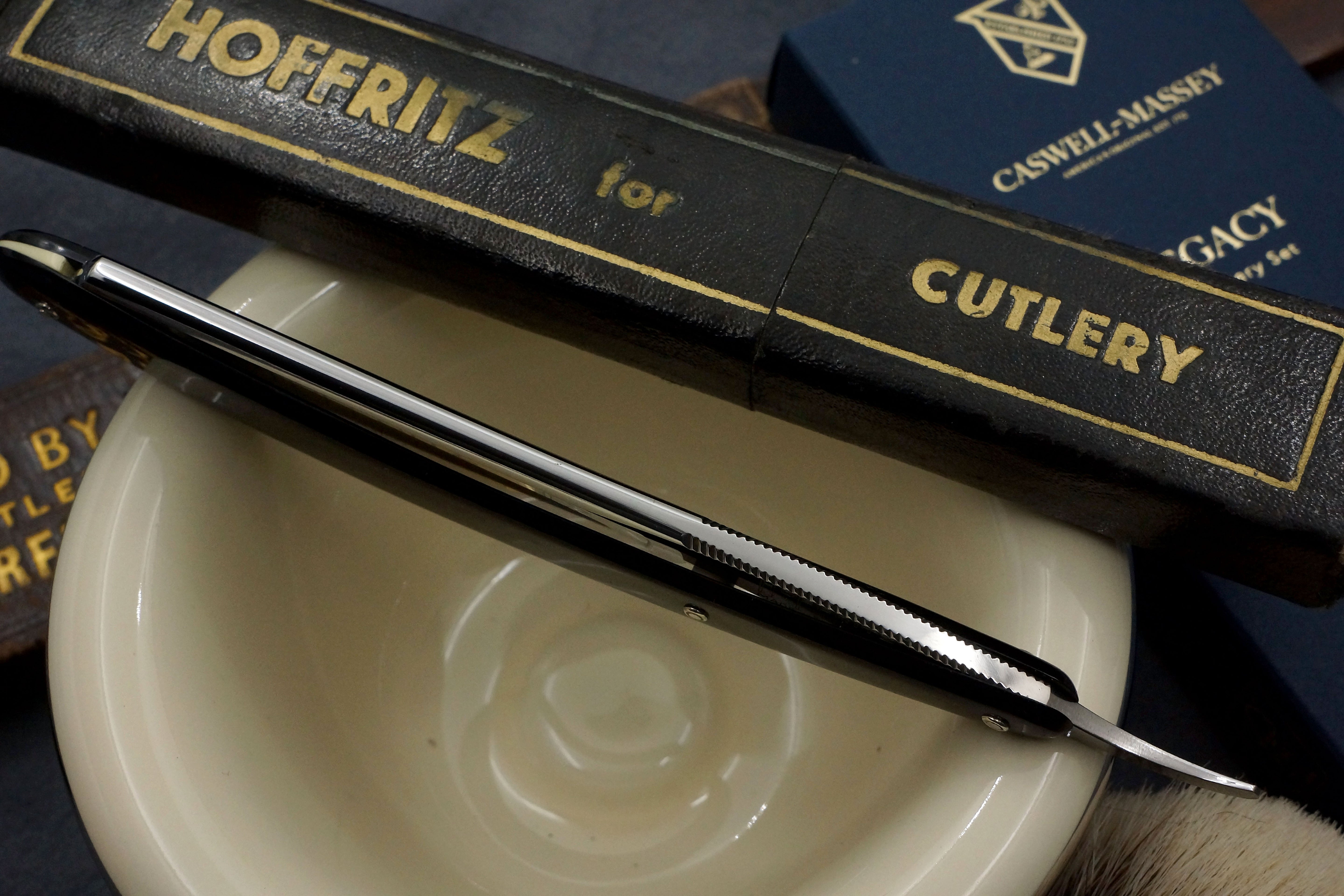 Hoffritz Cutlery 11/16" Near Pristine Vintage Solingen Straight Razor - Shave Ready