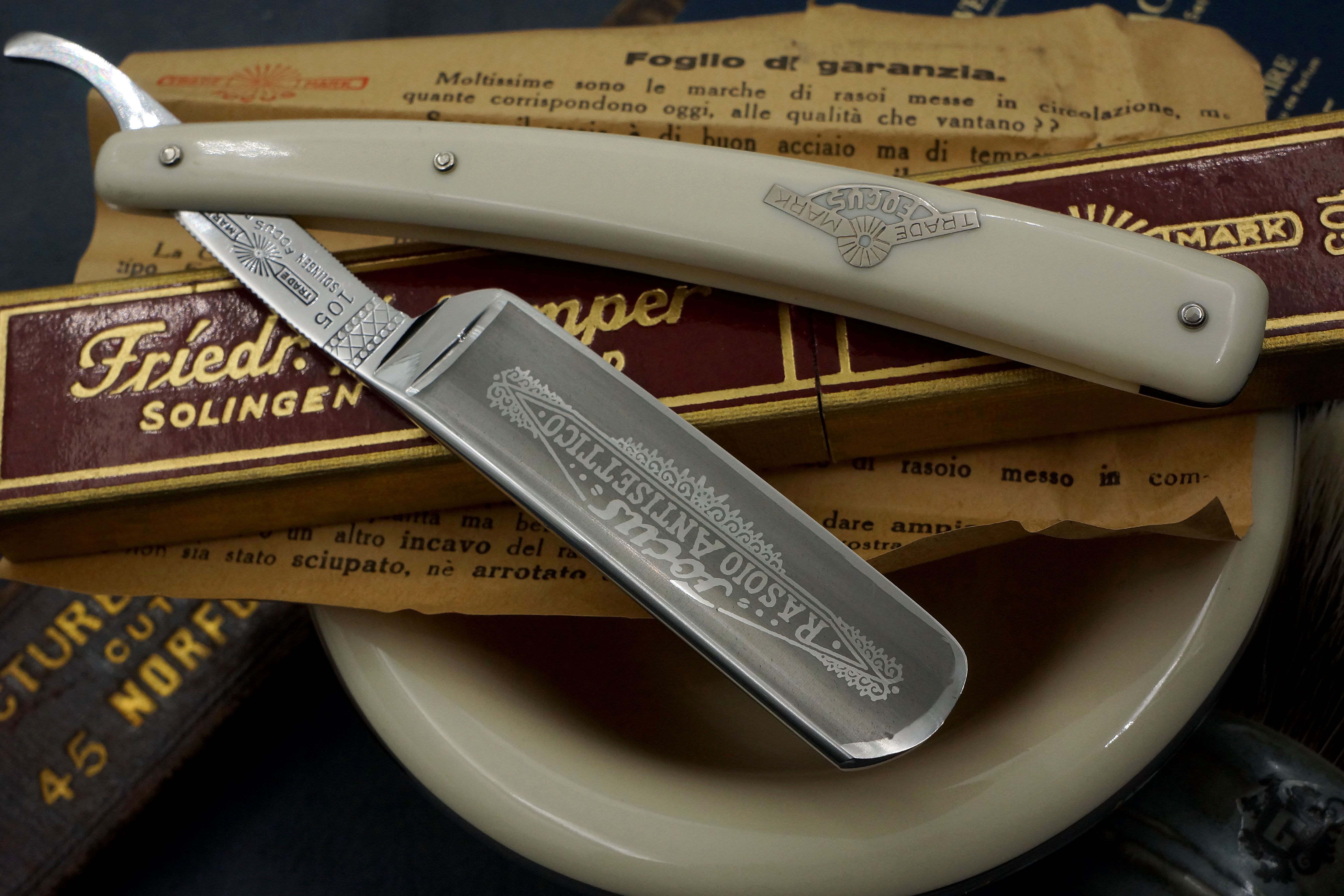 Friedrich Schlemper Antisettico 105 - Mint 6/8 Full Hollow Blade - Vintage Solingen Straight Razor - Shave Ready