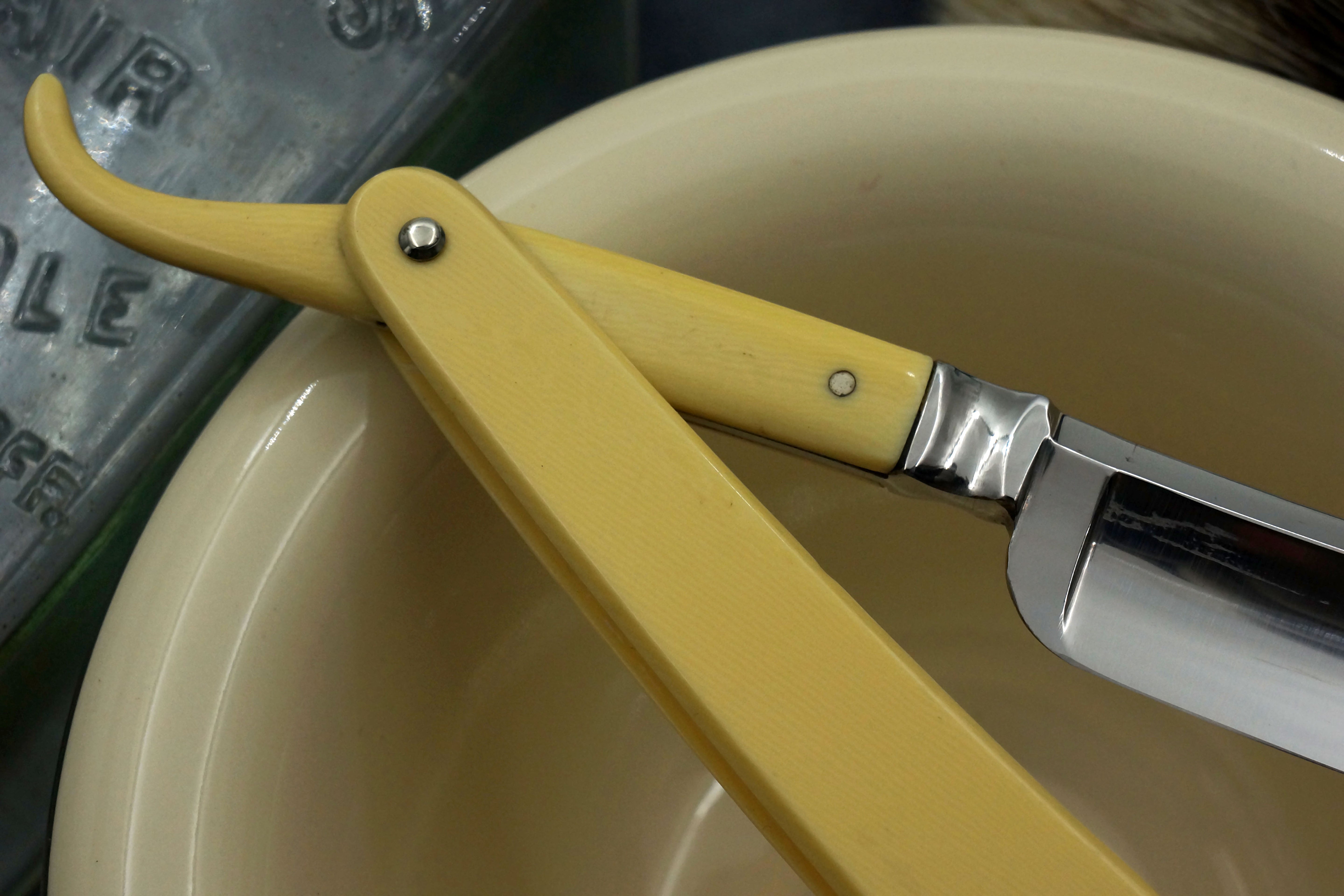Robeson Full Hollow 11/16 Fancy Tang & Blade - Restored USA Straight Razor - Shave Ready