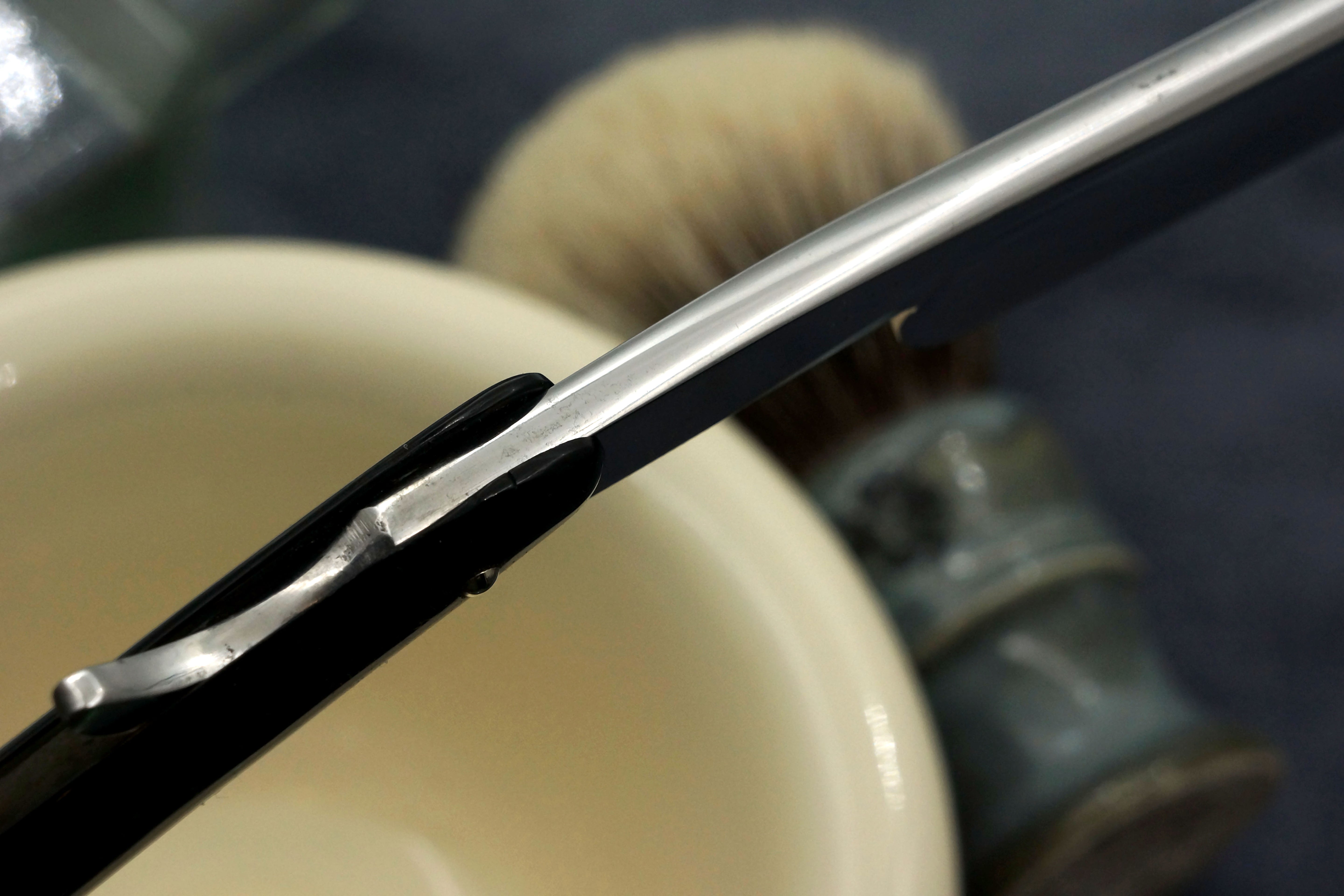 Ontario Cutlery - Near Pristine 6/8 Full Hollow Blade - American Vintage Straight Razor - Shave Ready