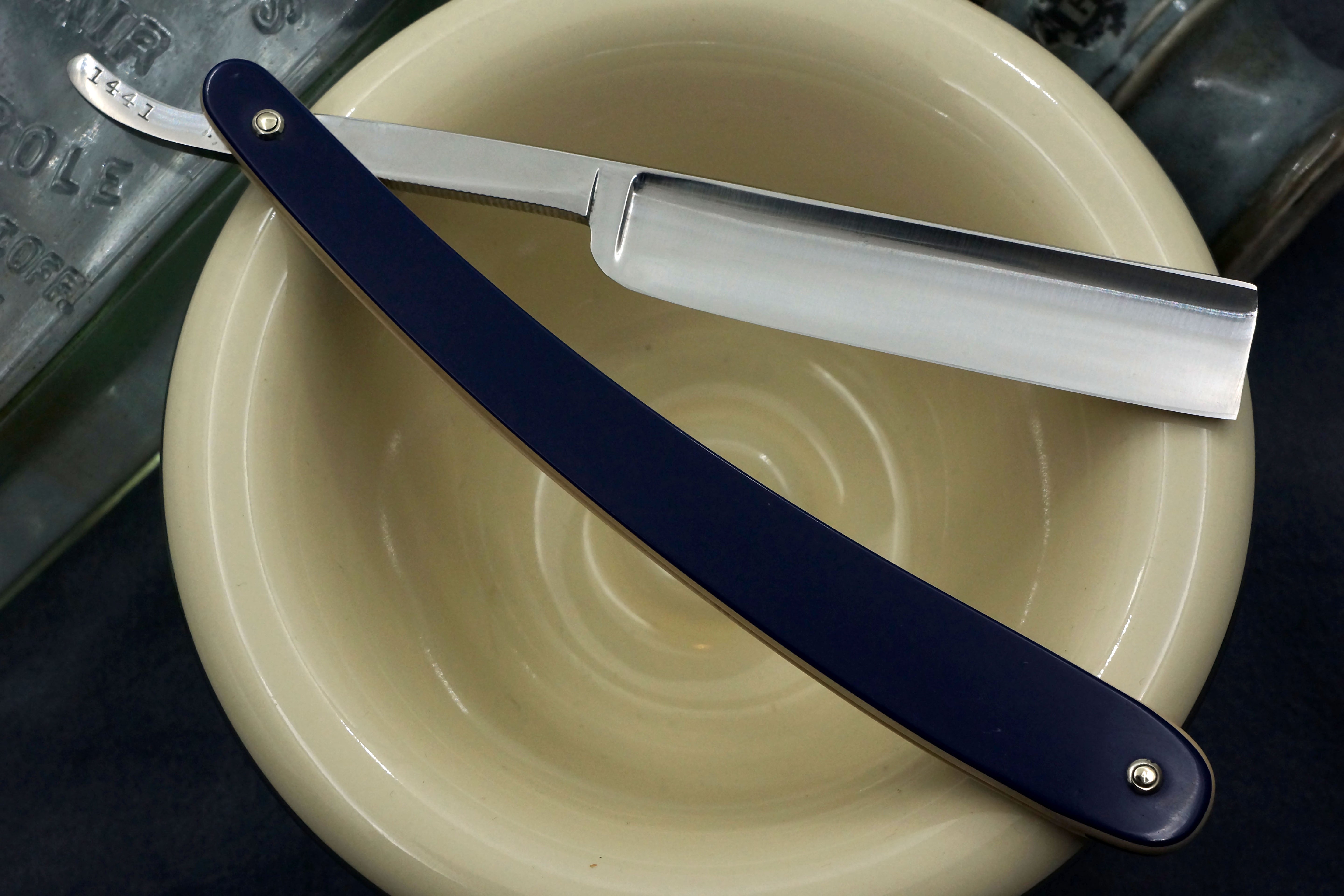 George W. Korn "Blue Bird" 5/8 Full Hollow Blade -Near Mint American Straight Razor - Shave Ready