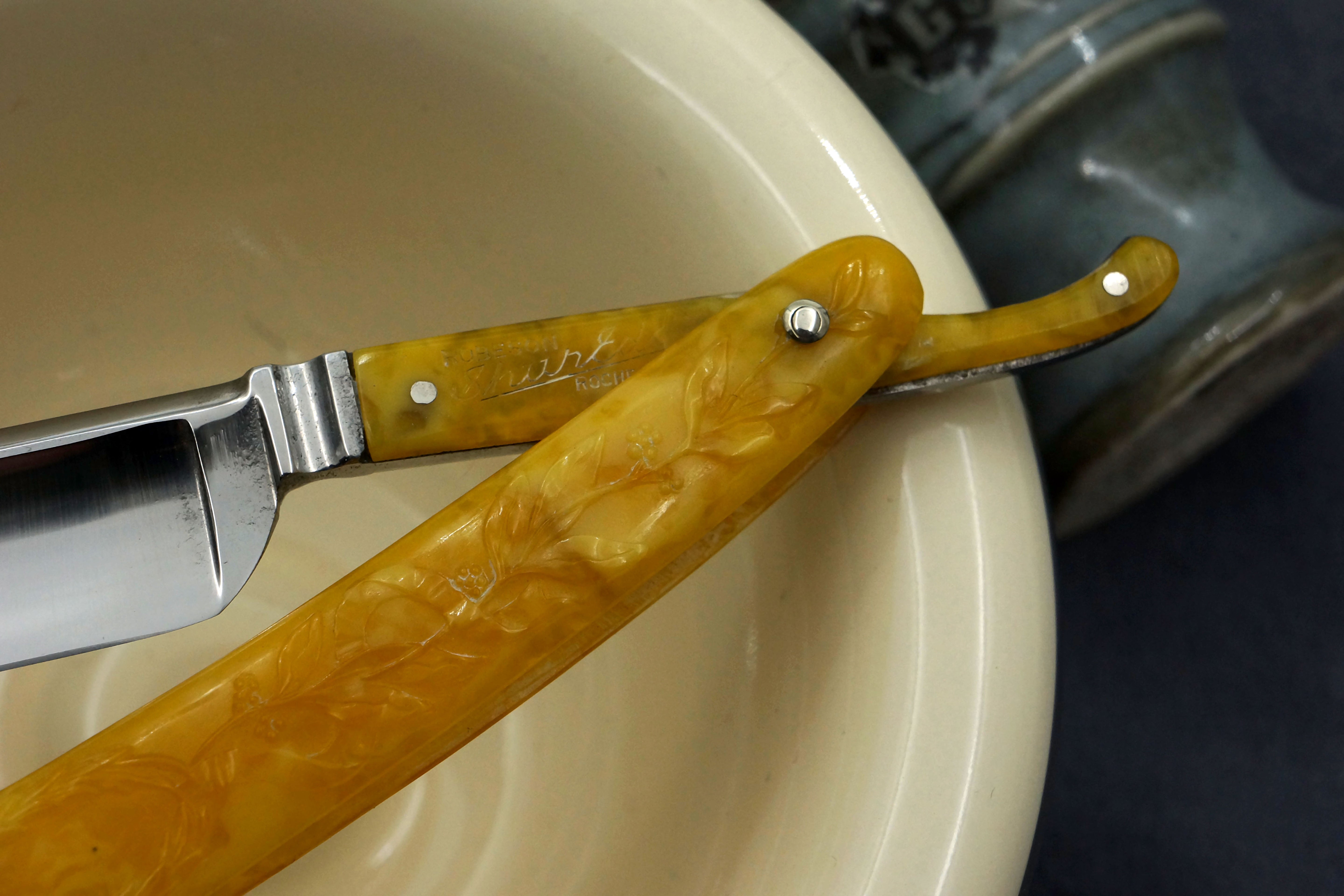 Robeson Full Hollow 5/8 Fancy Blade & Scales - Restored USA Straight Razor - Shave Ready