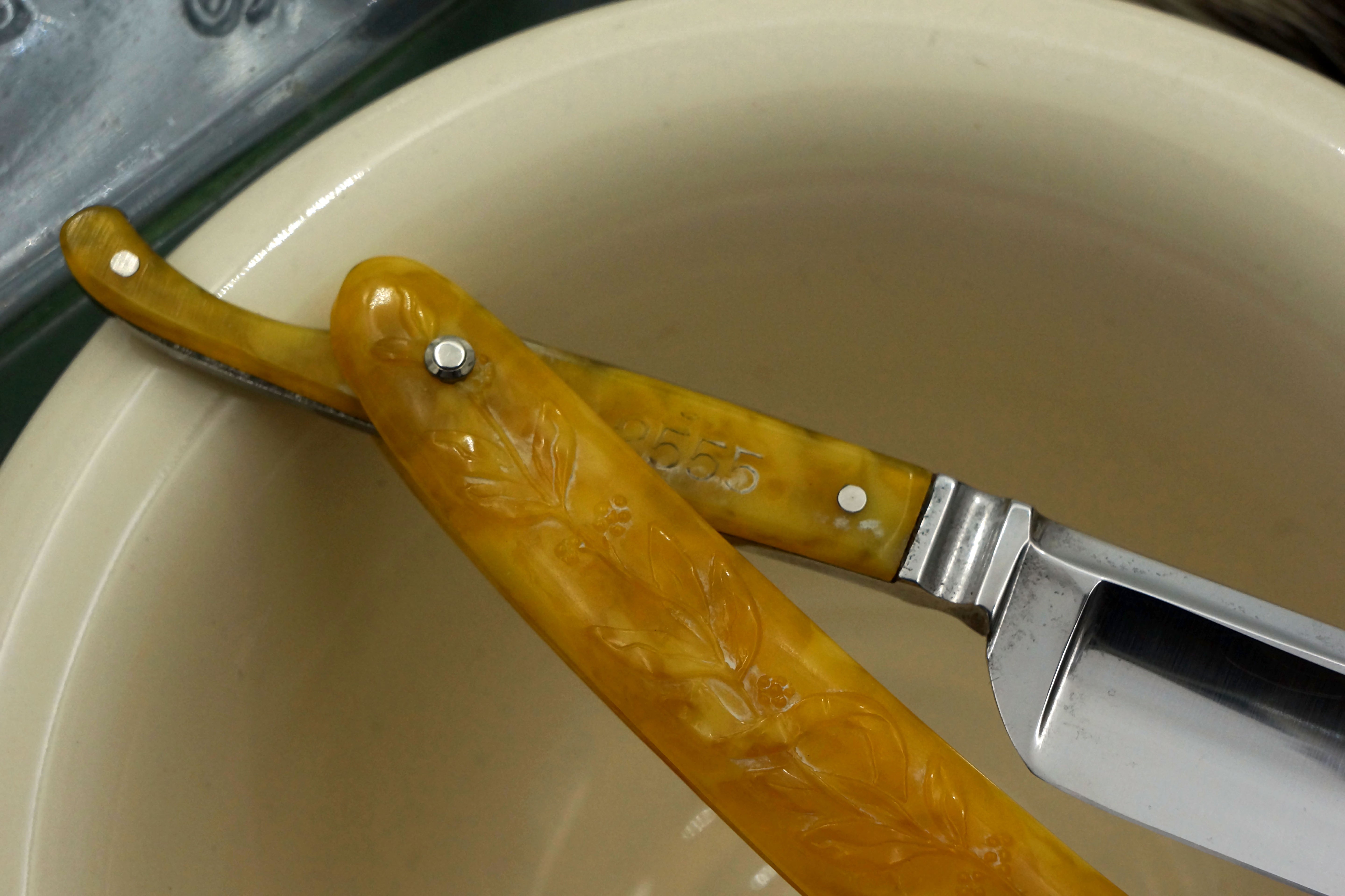Robeson Full Hollow 5/8 Fancy Blade & Scales - Restored USA Straight Razor - Shave Ready