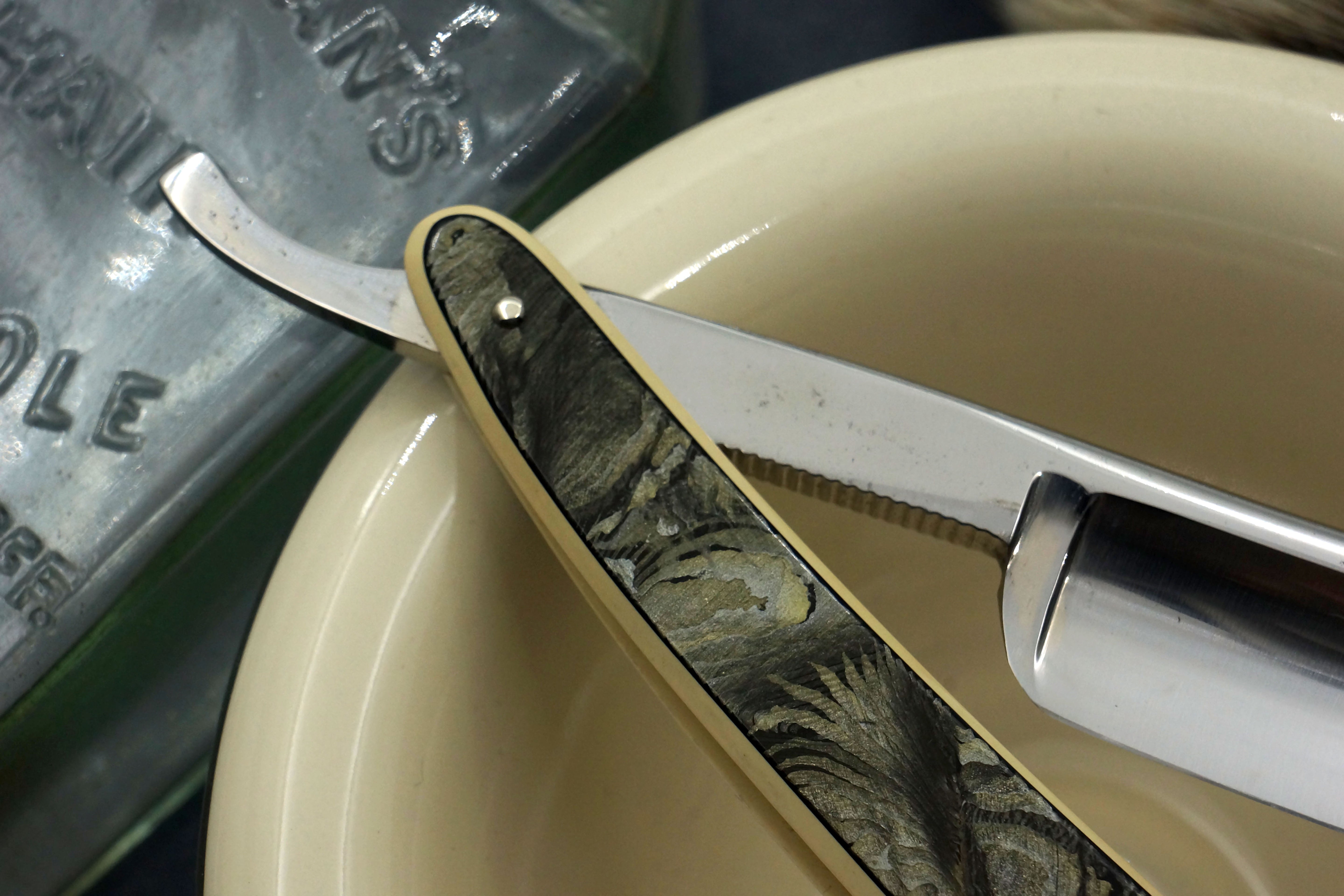 Robeson ShurEdge "Nu-Bak" - 6/8 Full Hollow -Near Mint USA Straight Razor - Shave Ready