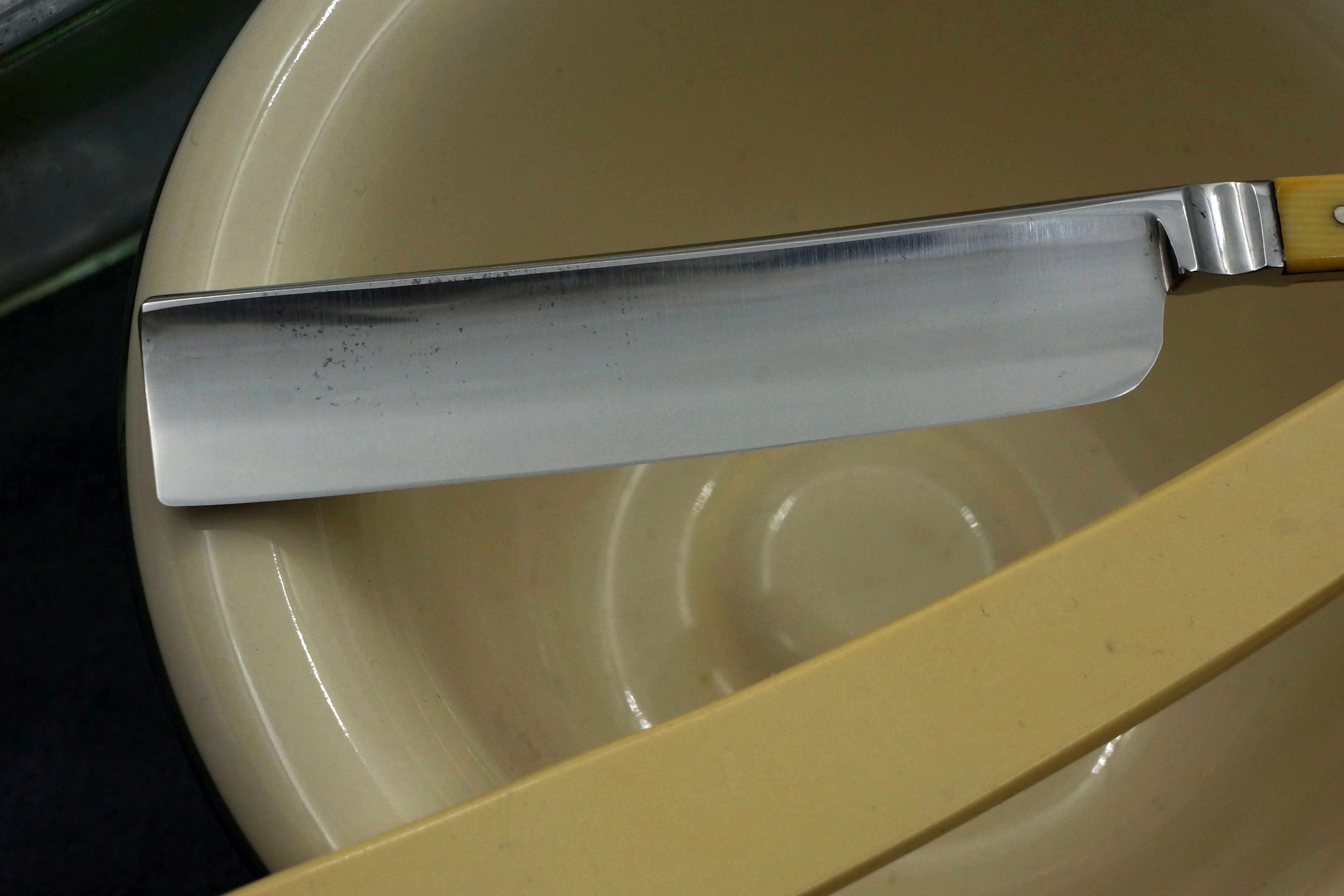 Case Bros. Springville NY - 5/8 Excellent Clad Tang Scarce American Straight Razor - Shave Ready